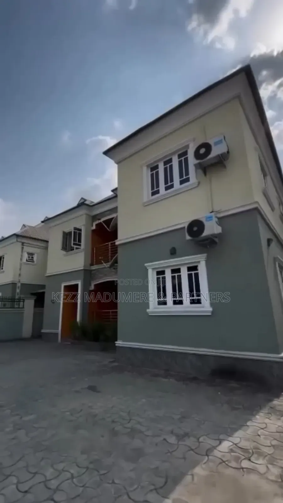 3bdrm Block of Flats in Shell Cooperative, Port-Harcourt for sale