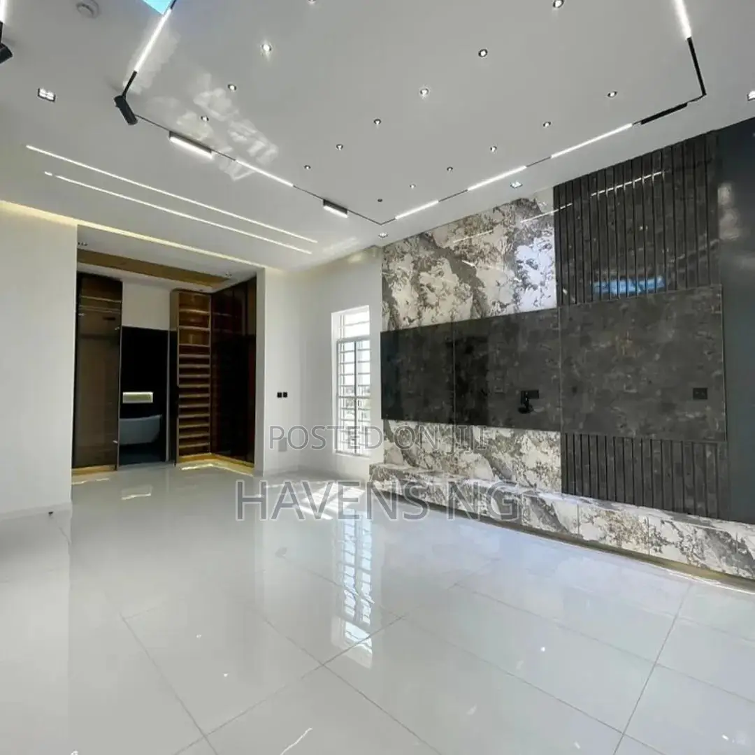 5bdrm Duplex in Lekki Phase 1 for sale