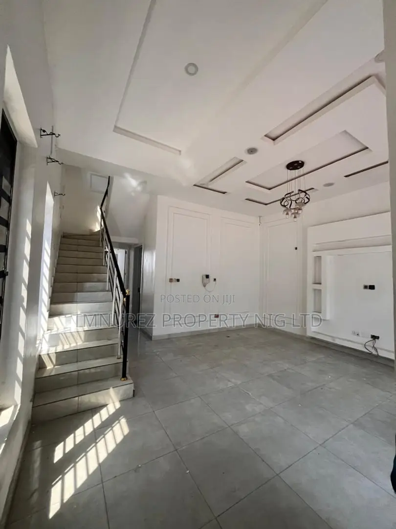 4bdrm Duplex in Ikota for rent