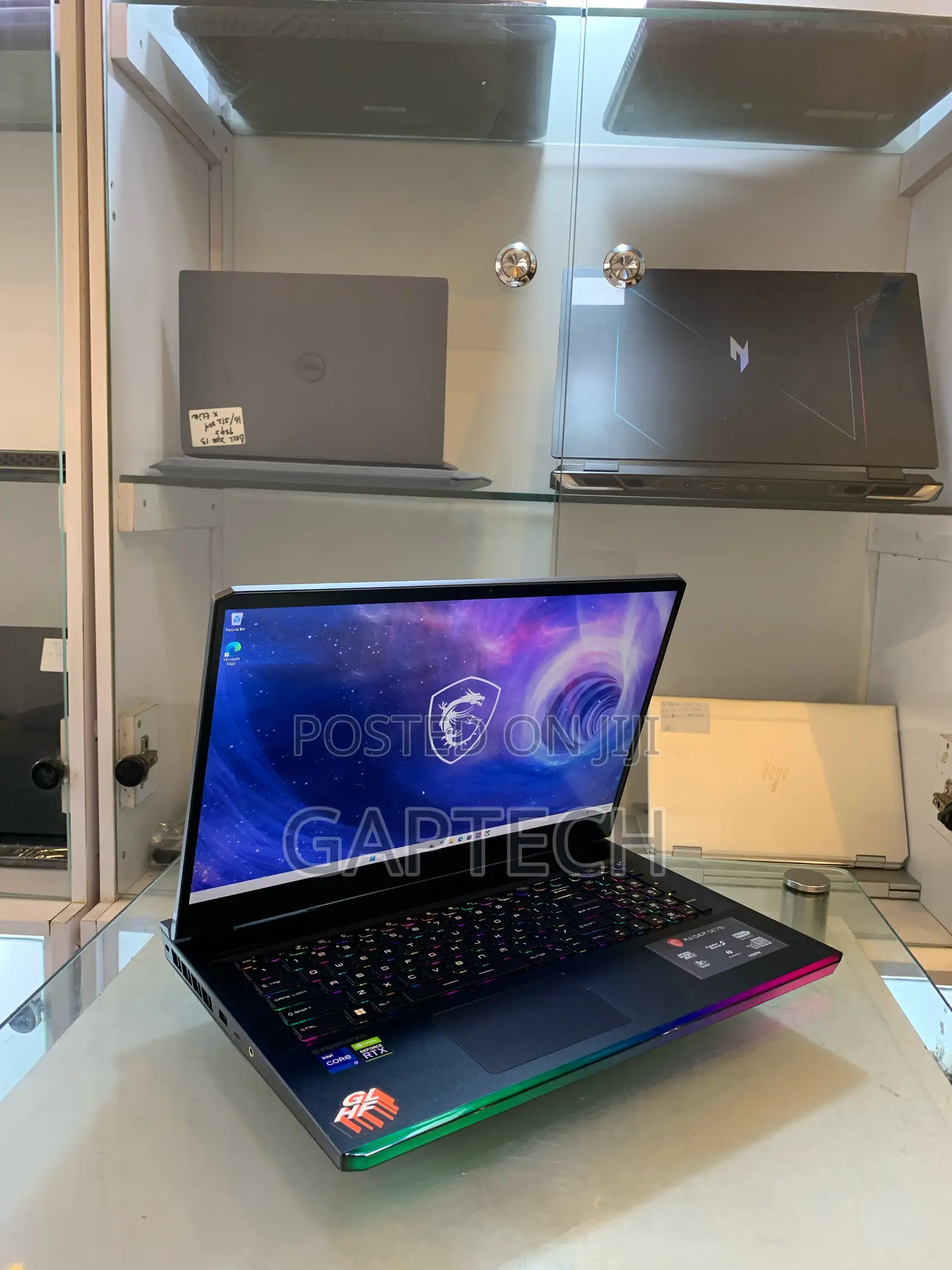 Laptop MSI Raider GE76 12UGS 16GB Intel Core i7 SSD 1T