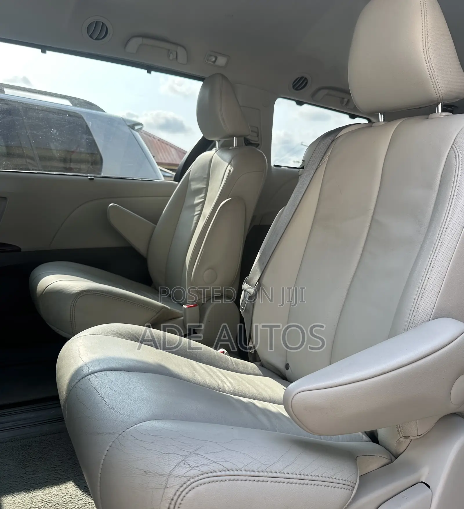 Toyota Sienna XLE AWD 7-Passenger 2013 Gray