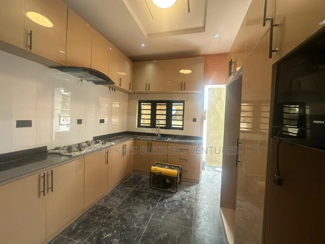 Furnished 4bdrm Bungalow in Carlton Gate, Akobo for sale