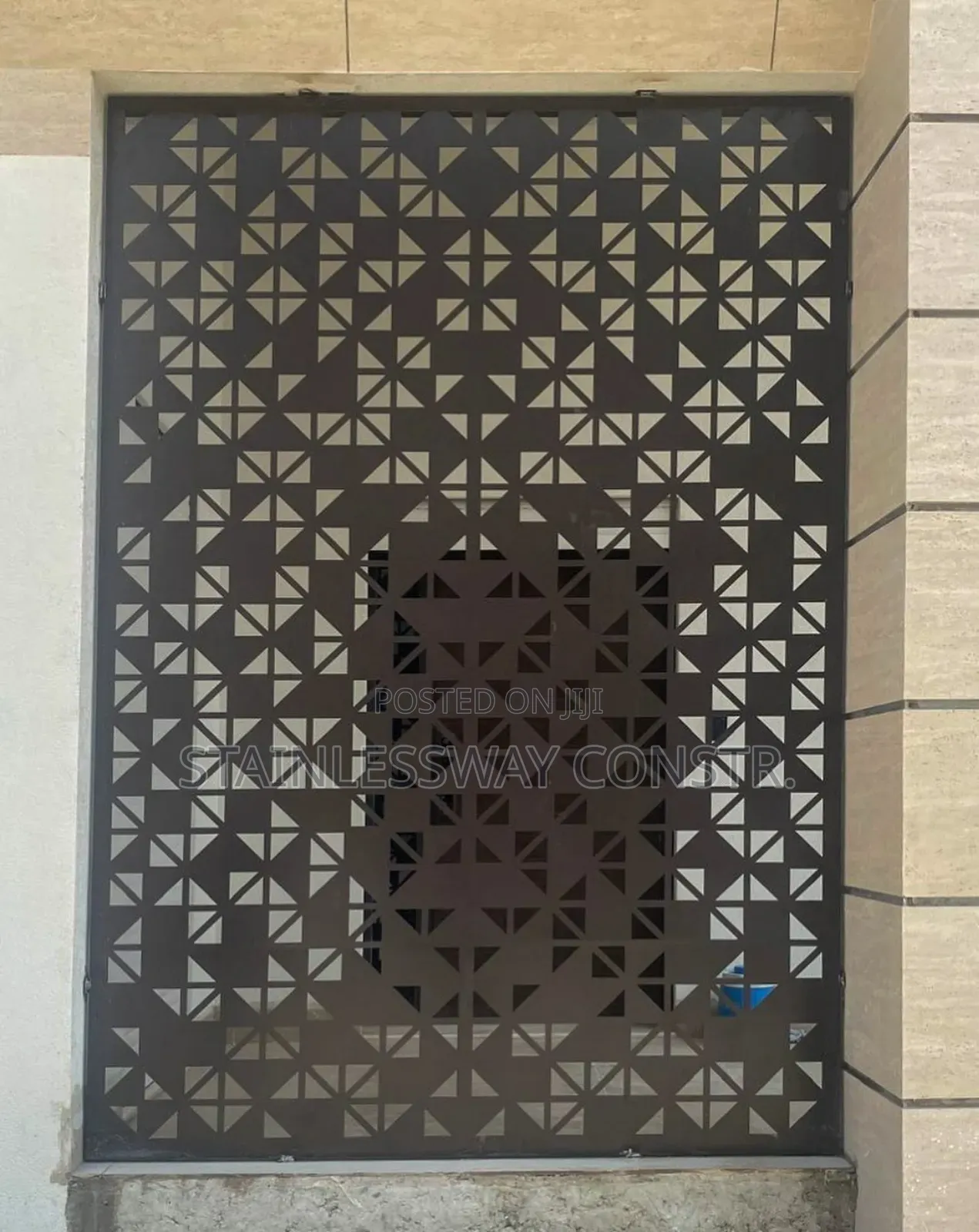 Outdoor Elegance: Lasercut Partitions