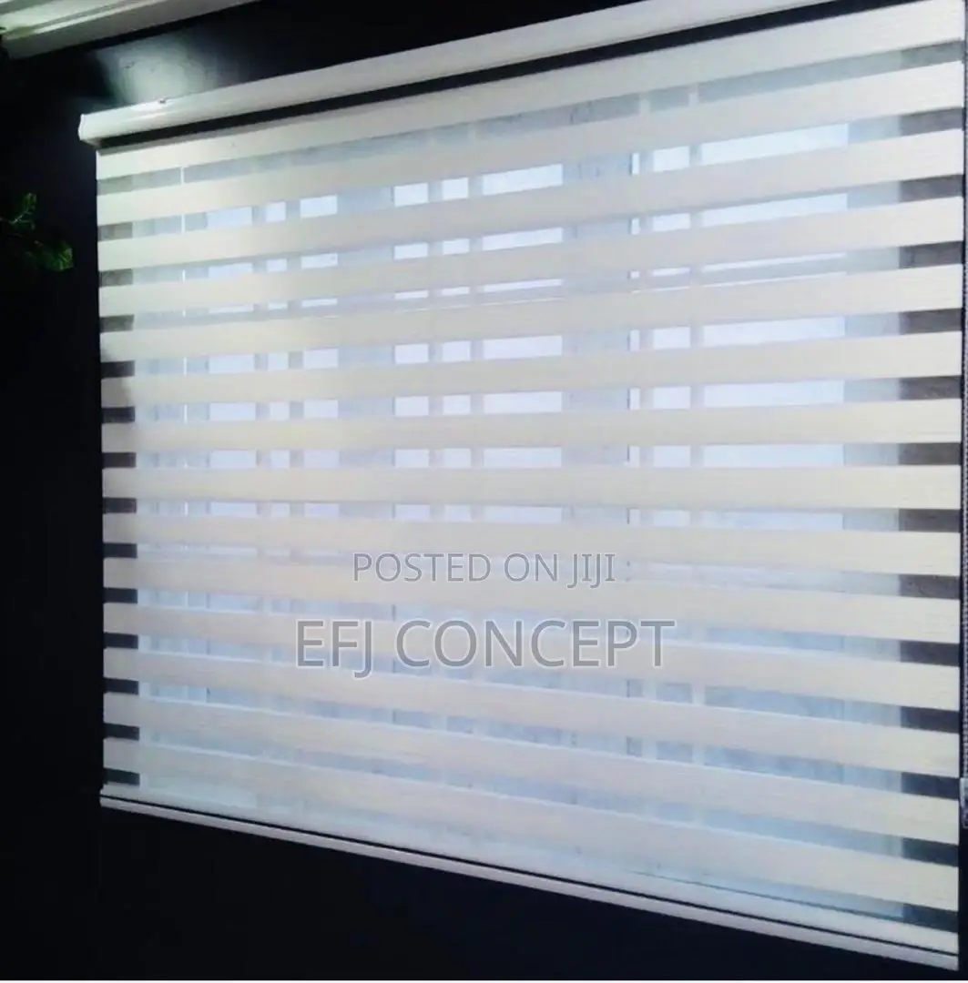 Completely White Plain for Day and Night Window Blind Design
