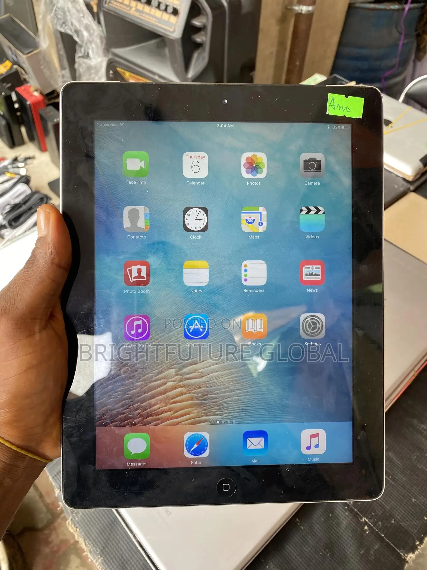 Apple iPad 2 Wi-Fi 16 GB White