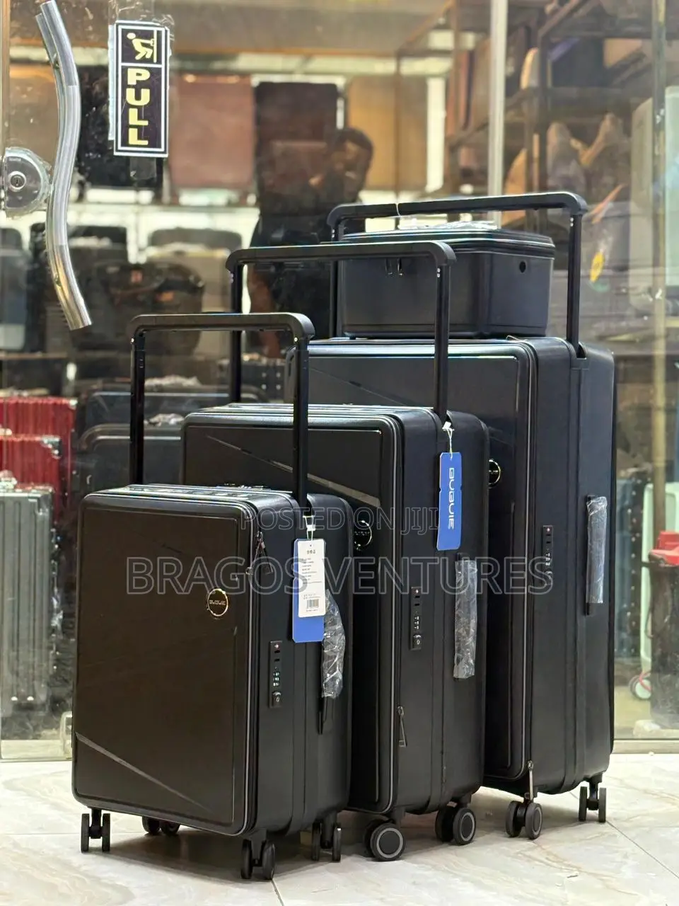 Top Quality Set of 4pc Including a Kit Boxes/Luggage