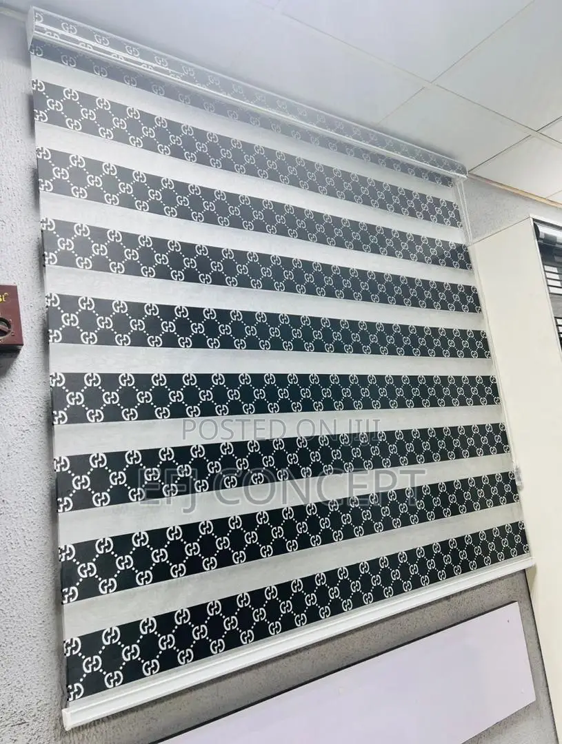 Blend of Chain-Like Black Background and White Day and Night Blind
