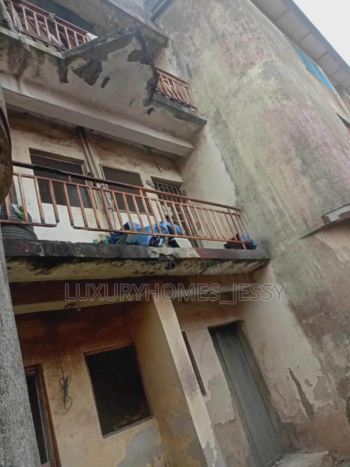 3bdrm Block of Flats in Afromedia Okokomiko, Okokomaiko for sale