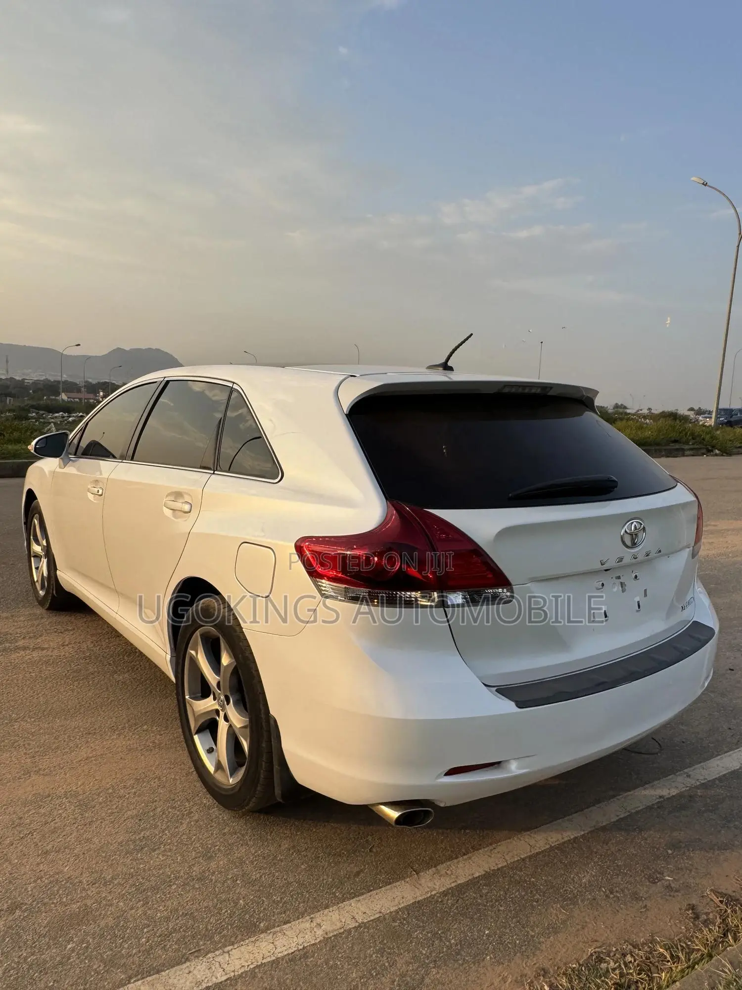 Toyota Venza XLE 4dr Wagon AWD (2.7L 4cyl 6A) 2015 White