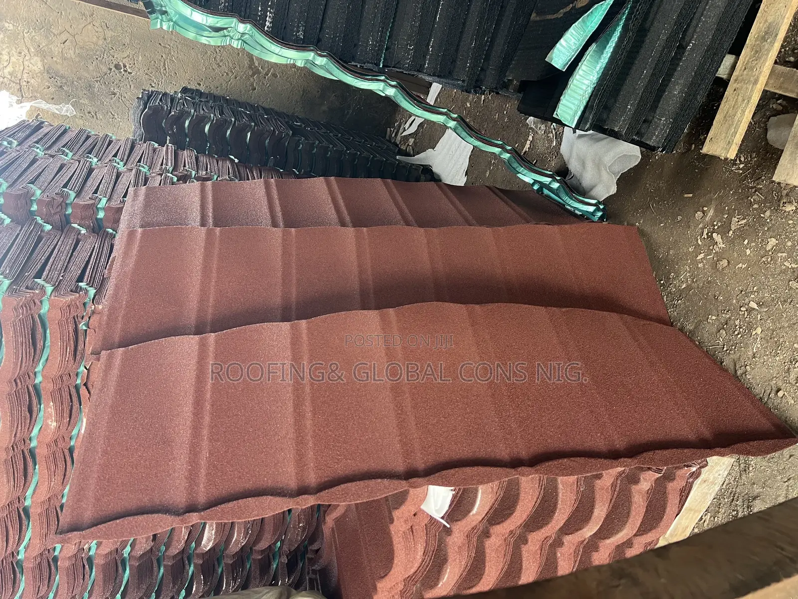 Quality Pure Red Bond Material for Roofing With 50 Yrs Warranty