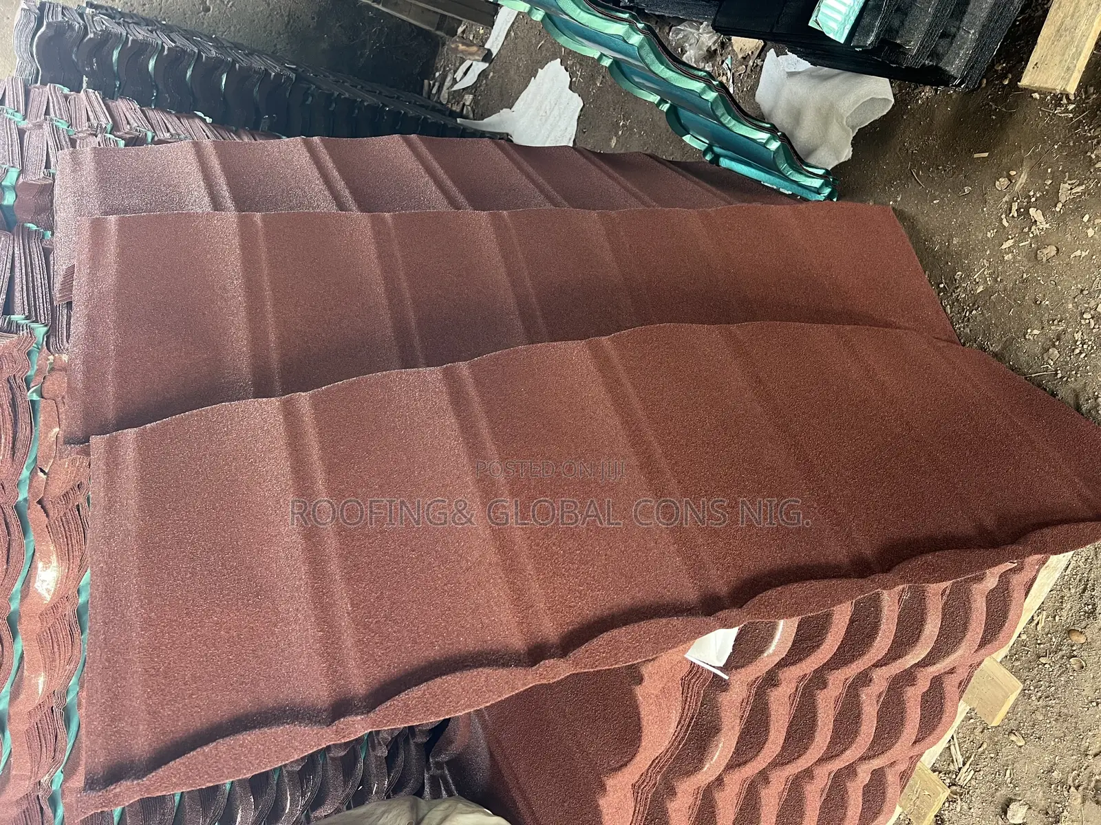 Quality Pure Red Bond Material for Roofing With 50 Yrs Warranty