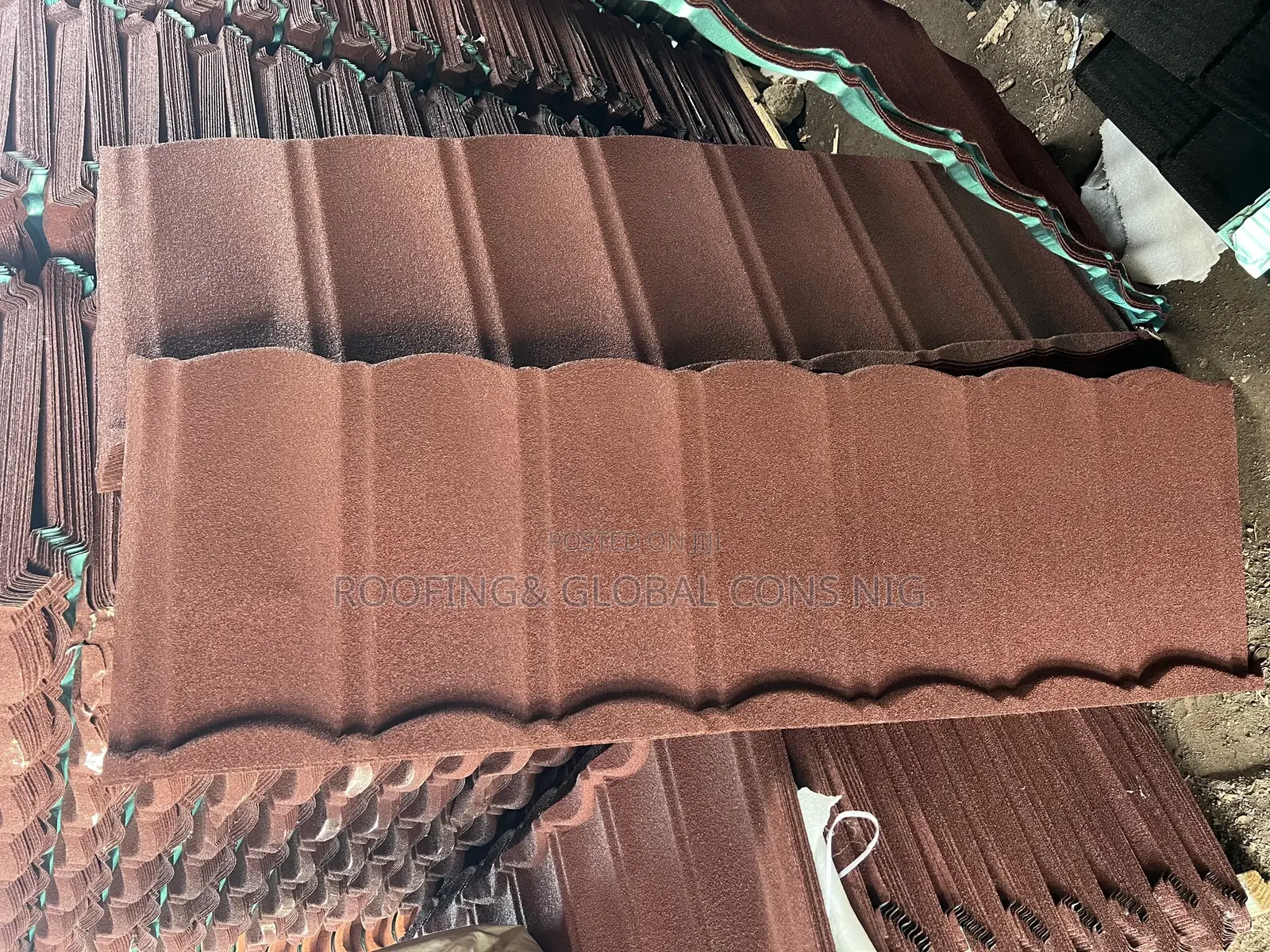 Quality Pure Red Bond Material for Roofing With 50 Yrs Warranty