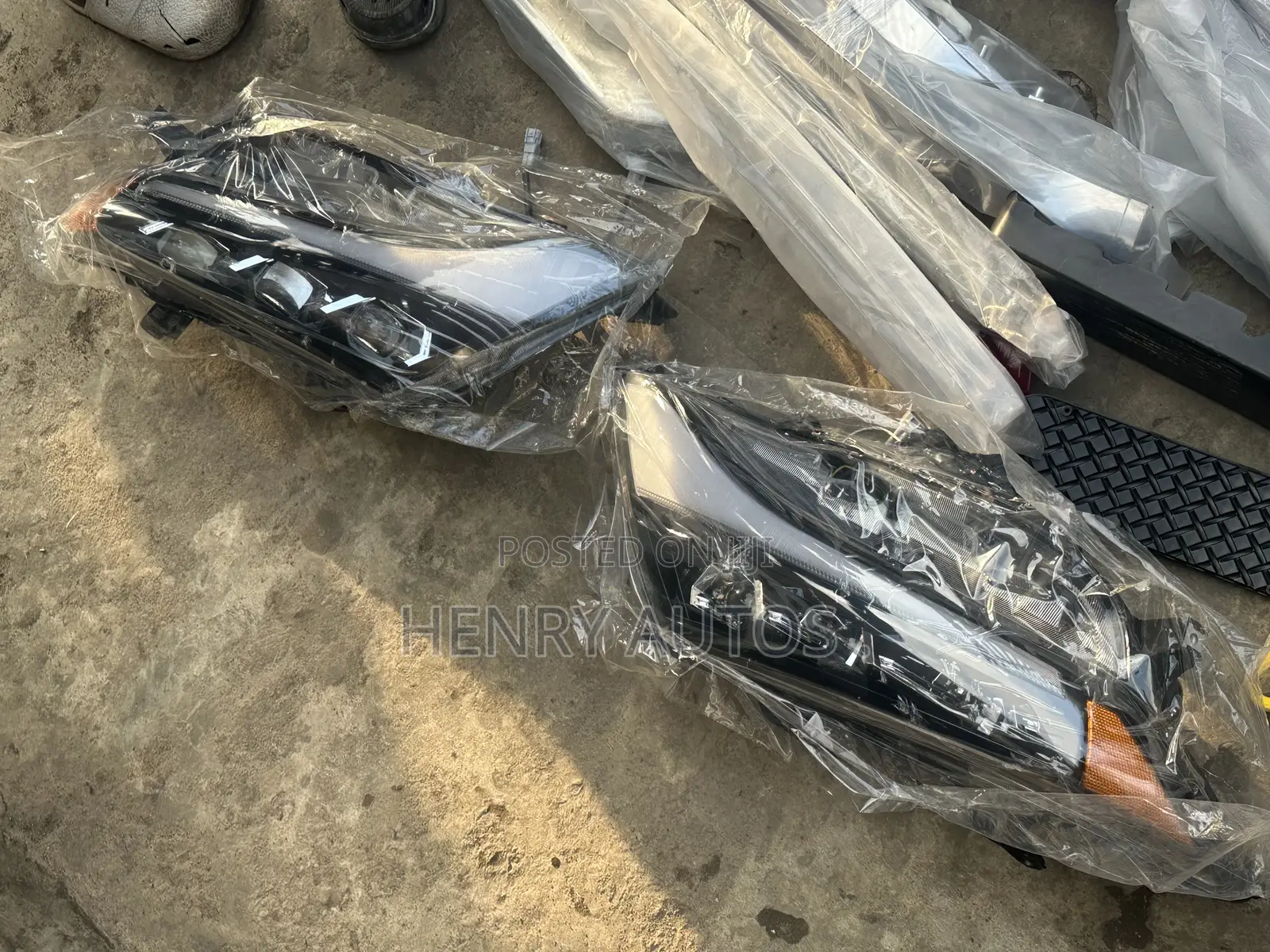 3 Touch Headlights for Venza 2010-2015