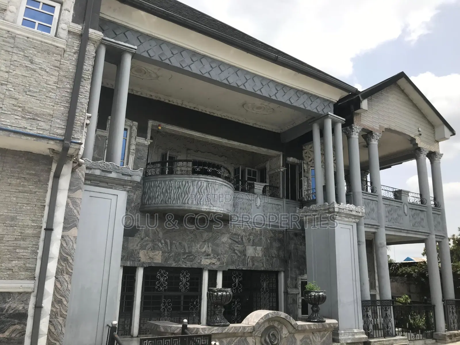 18bdrm Mansion in Port-Court for sale