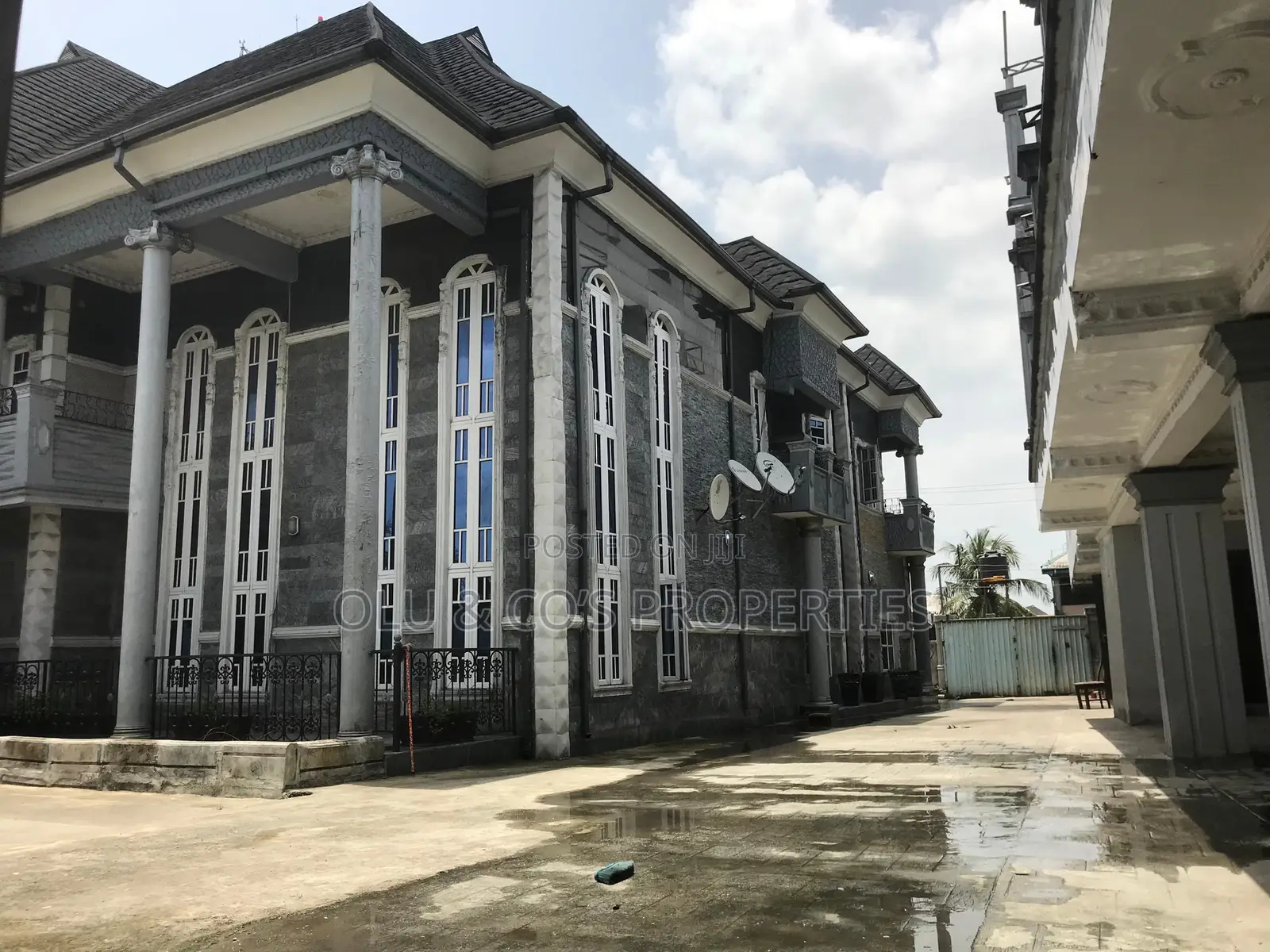 18bdrm Mansion in Port-Court for sale
