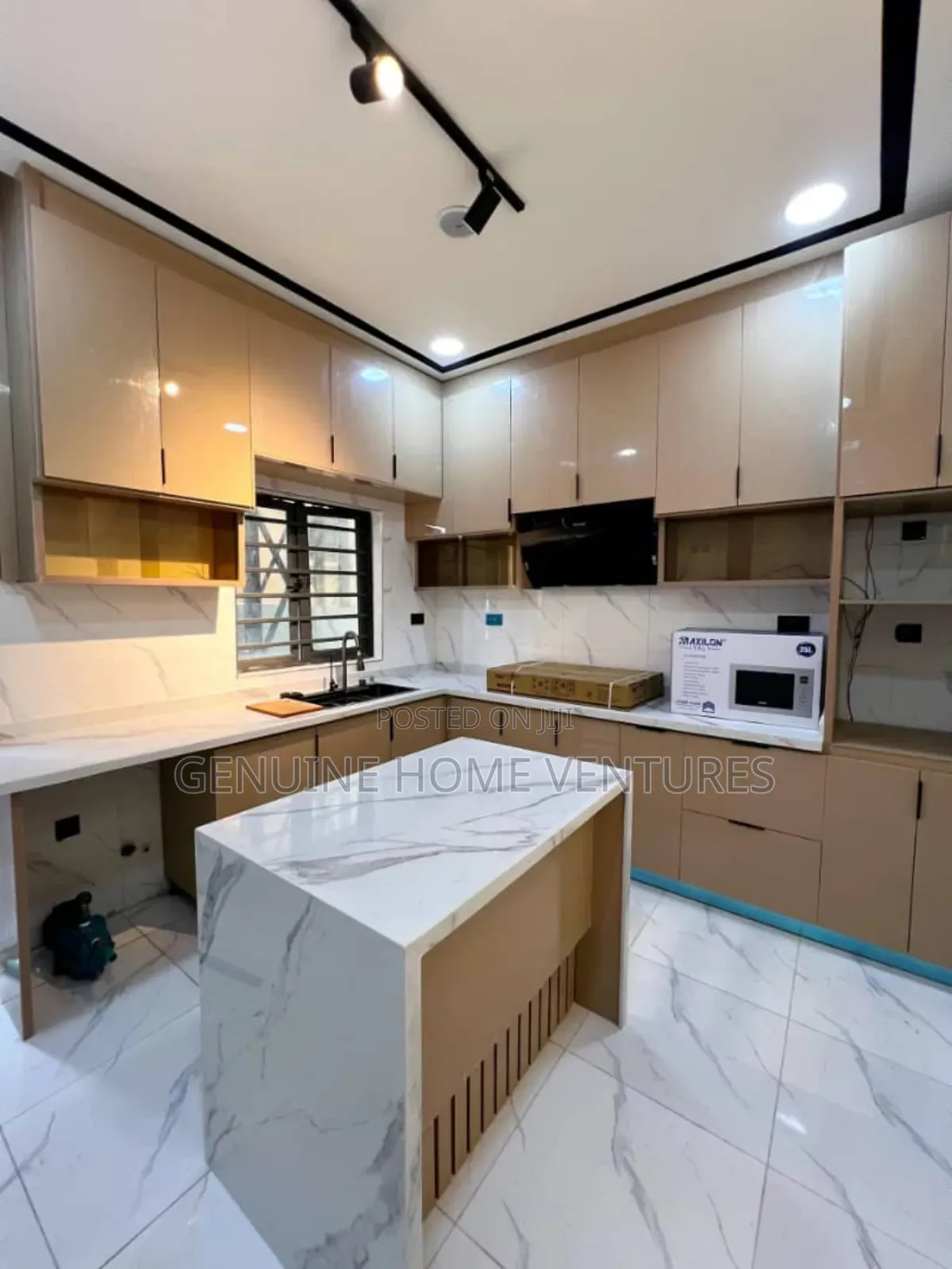 4bdrm Duplex in Bera Estate Chevron for sale