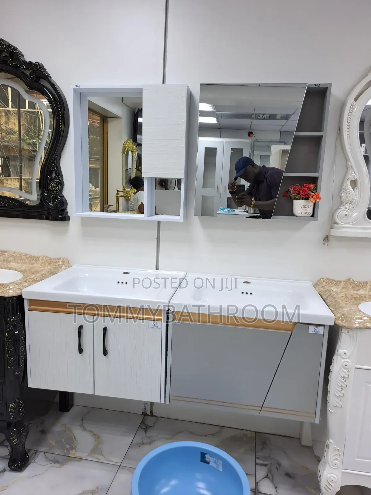 Cabinet Basin With Mirrors