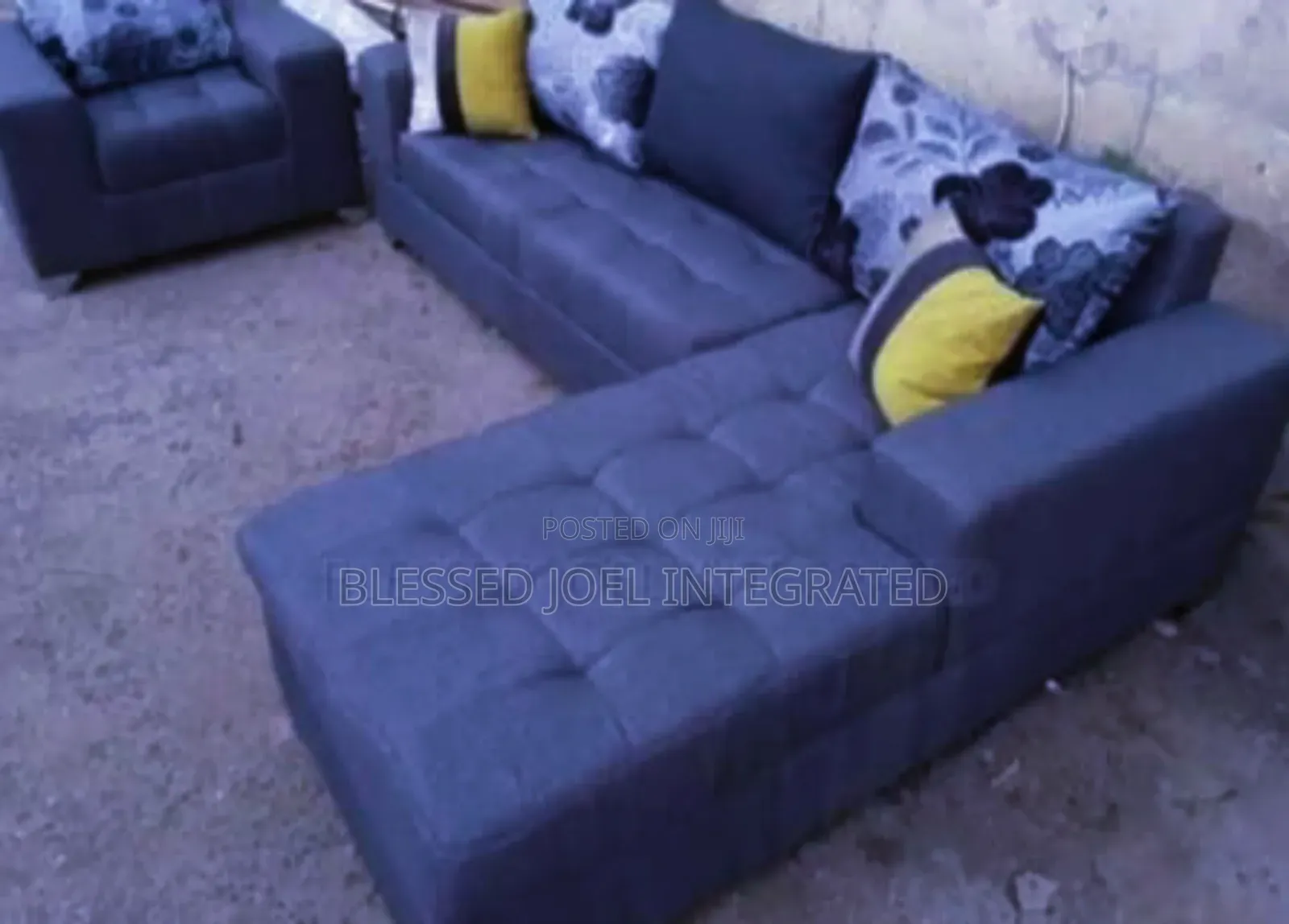 L Shape Sofa With Single