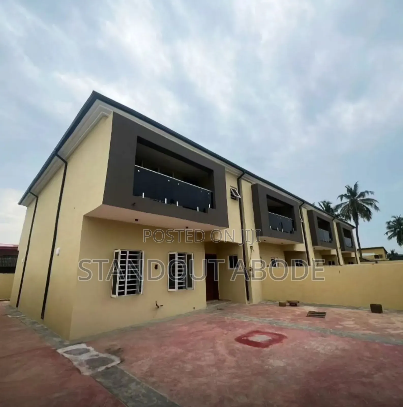 4bdrm Duplex in In An Estate, Akowonjo for sale