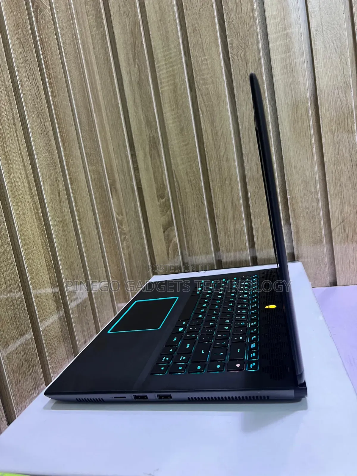 Laptop Dell Alienware M16 R2 16GB Intel Core Ultra 7 SSD 1T