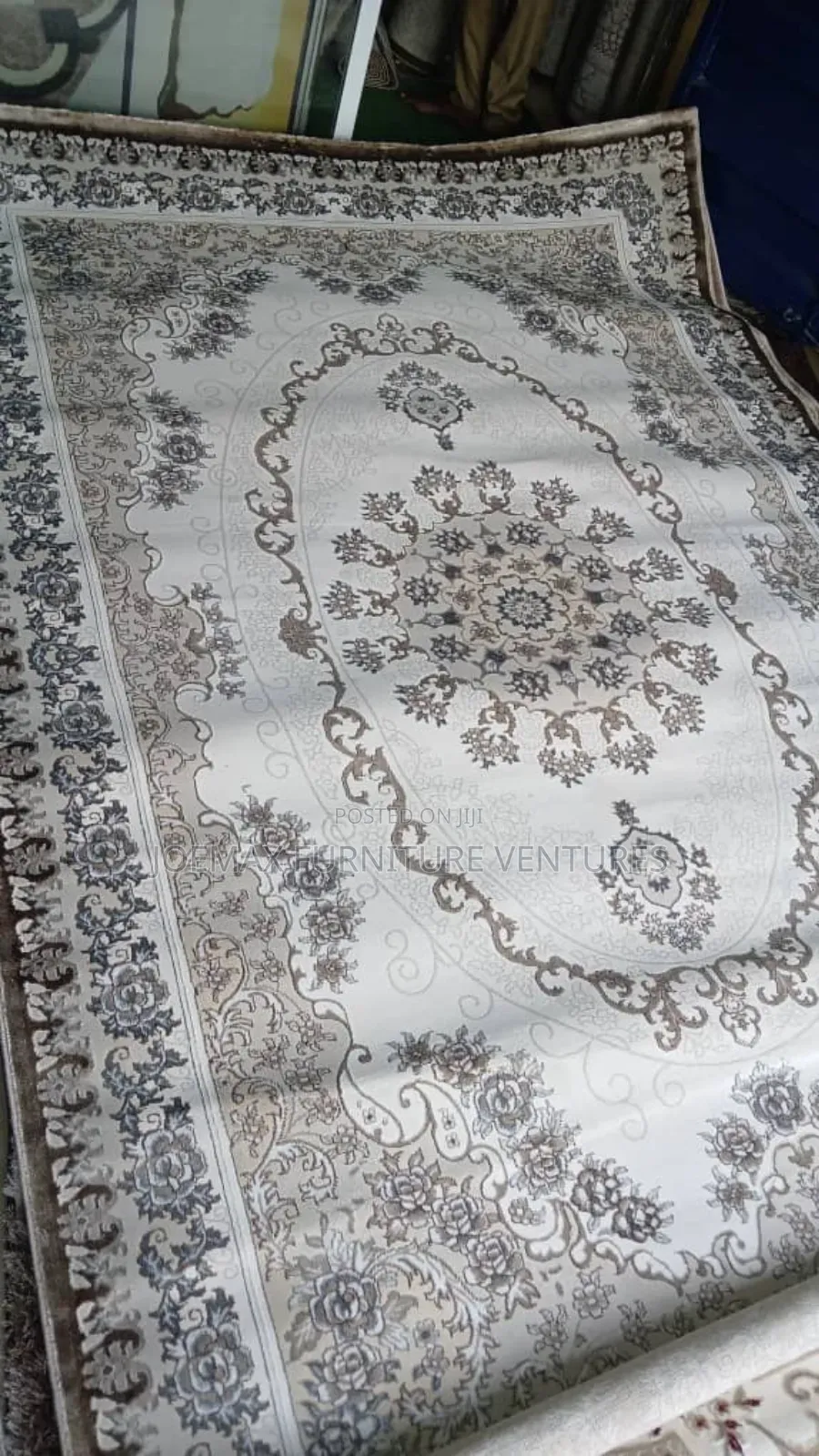 Luxury Living Room Designed Super Soft Royal Center Rug.