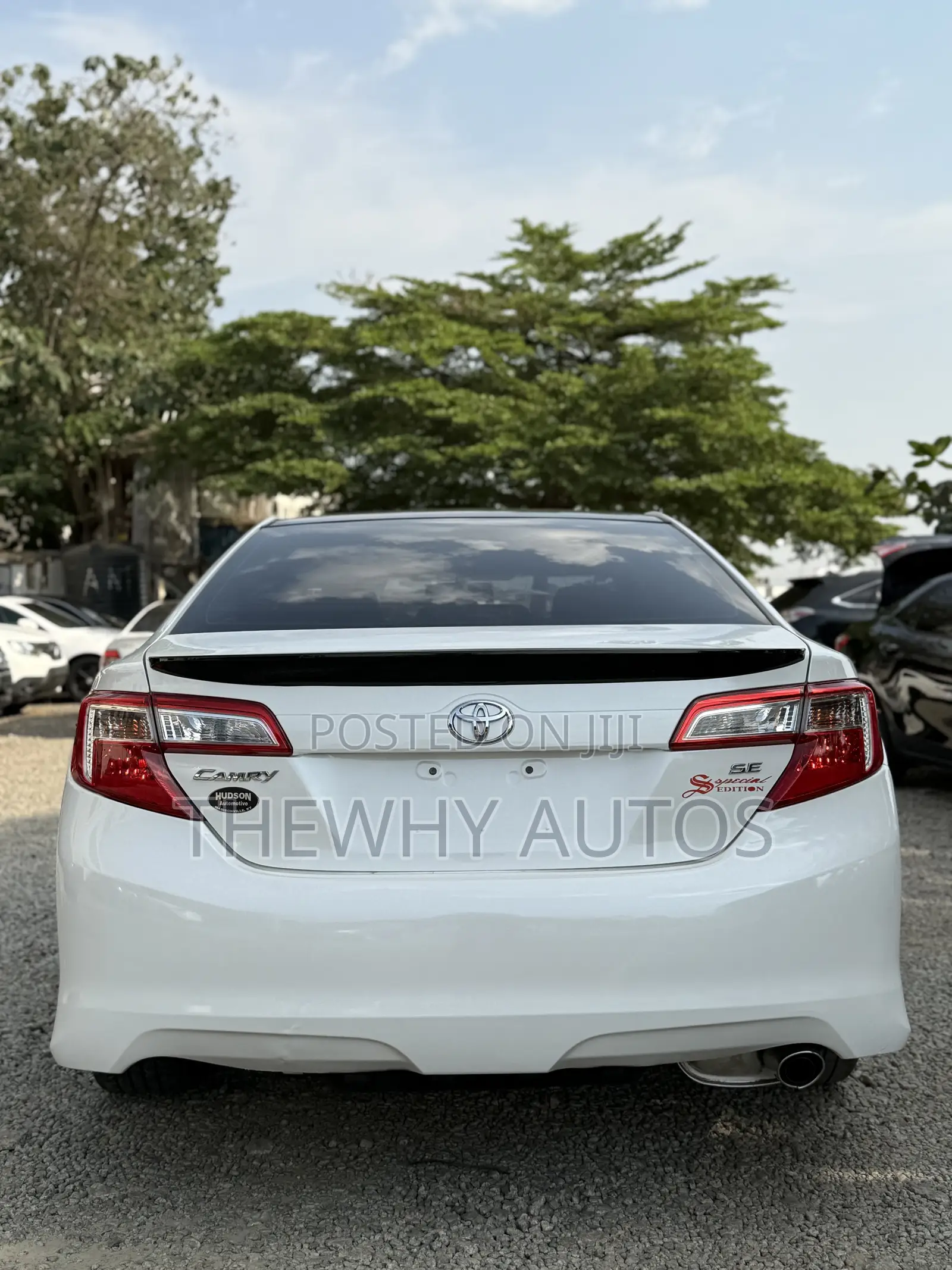 Toyota Camry SE 4dr Sedan (2.5L 4cyl 6A) 2013 White