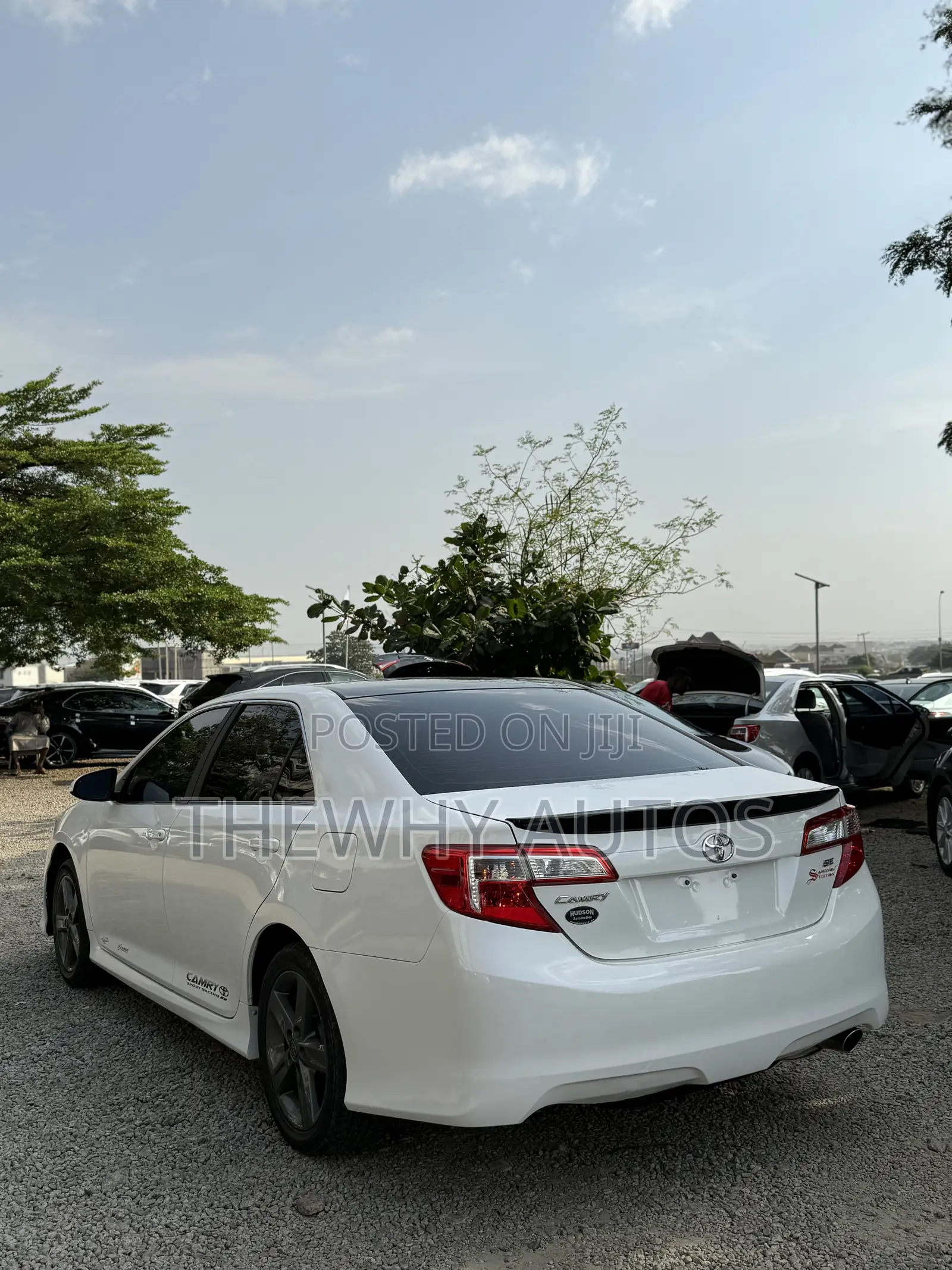 Toyota Camry SE 4dr Sedan (2.5L 4cyl 6A) 2013 White