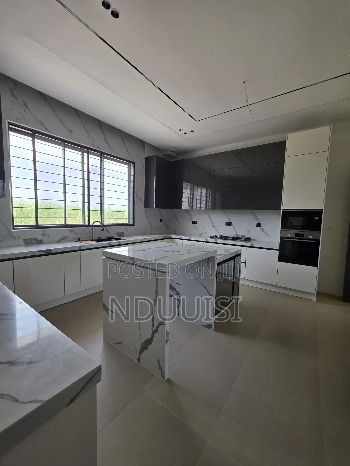 5bdrm Duplex in Northernforesure, Chevron for sale