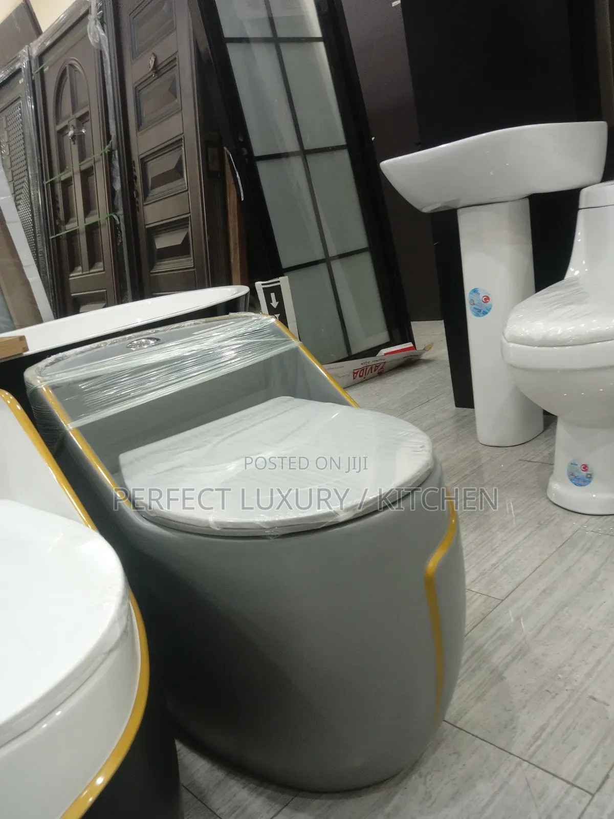 Gray/Yellow Design Luxury Smart Lavida W.C Water Closet