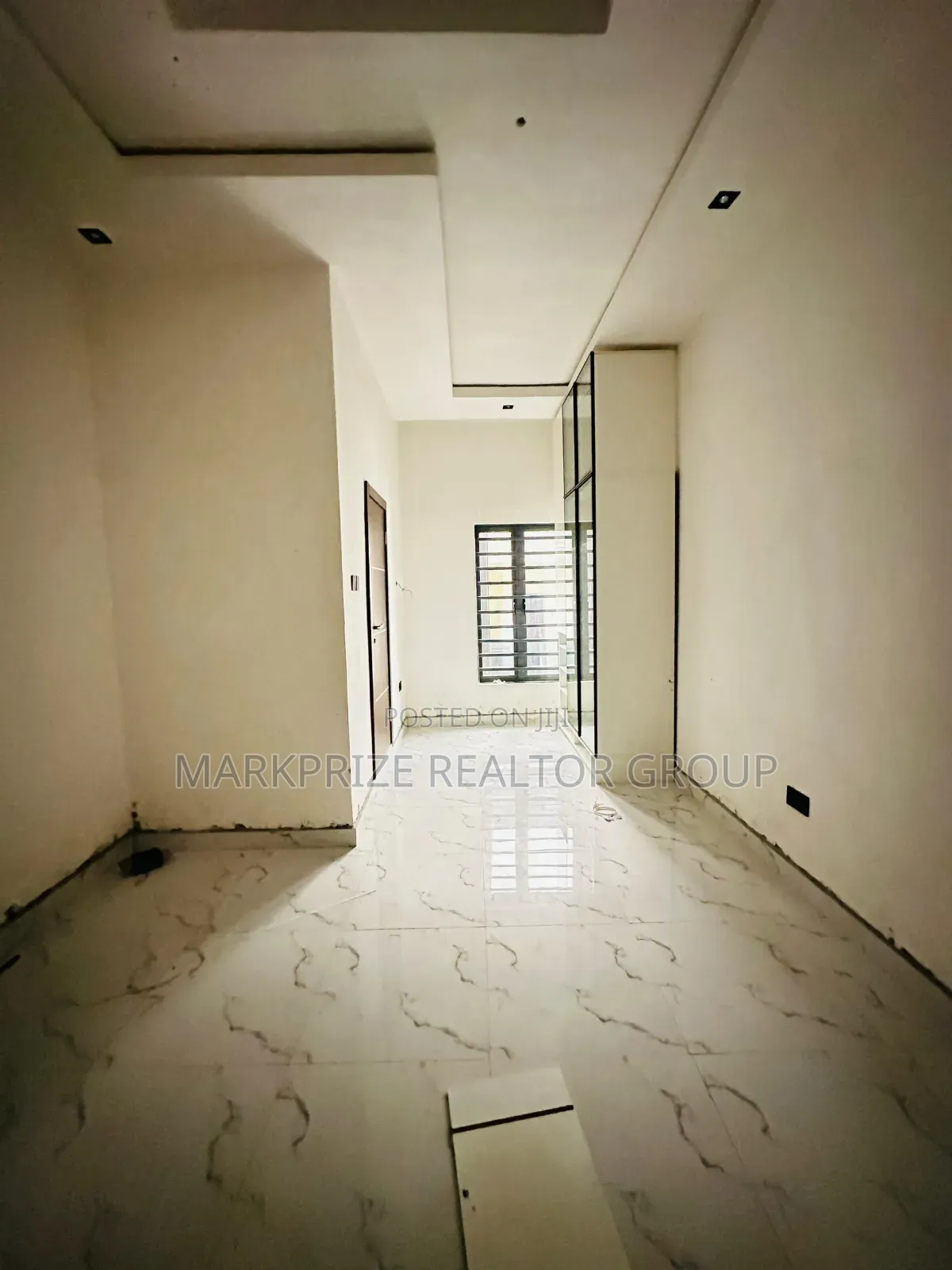 4bdrm Duplex in Oko-Oba for sale