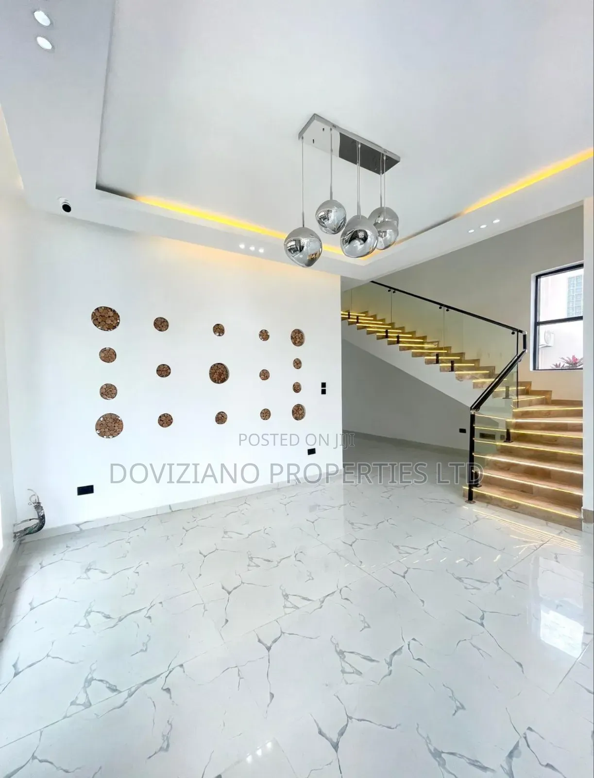 5bdrm Duplex in Ikota for sale
