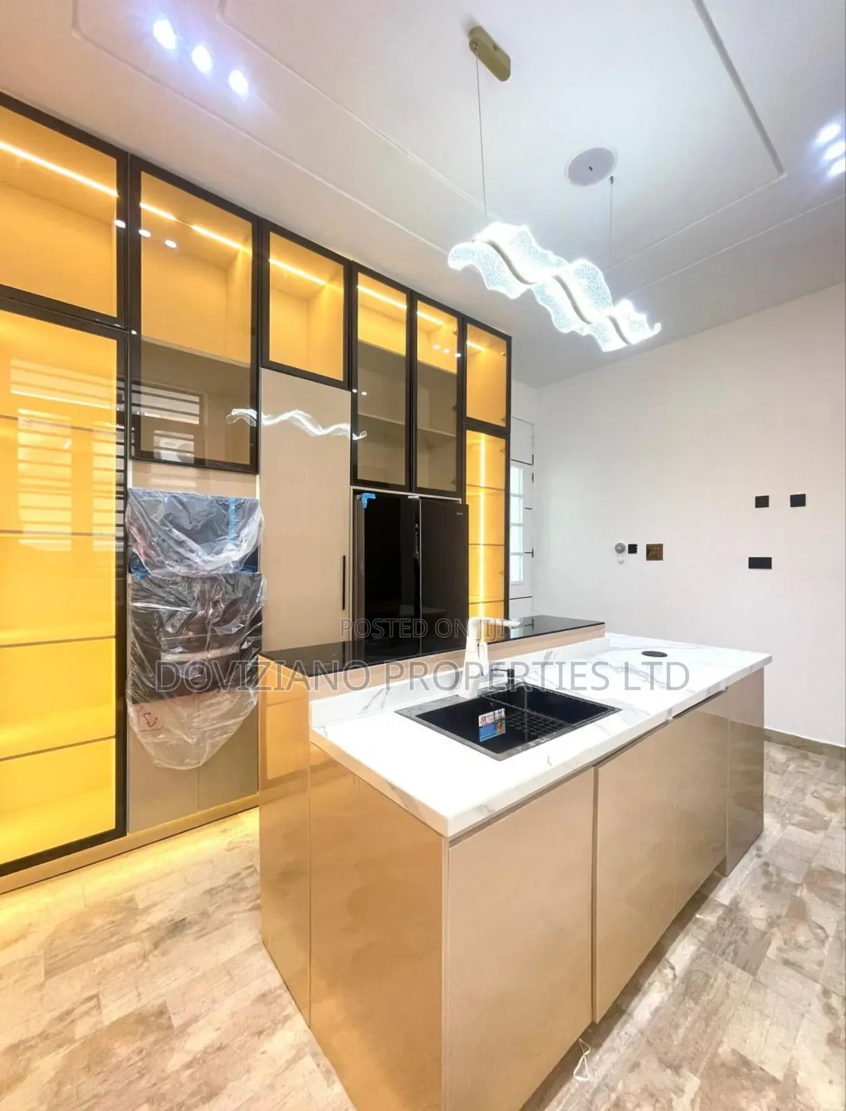 5bdrm Duplex in Ikota for sale