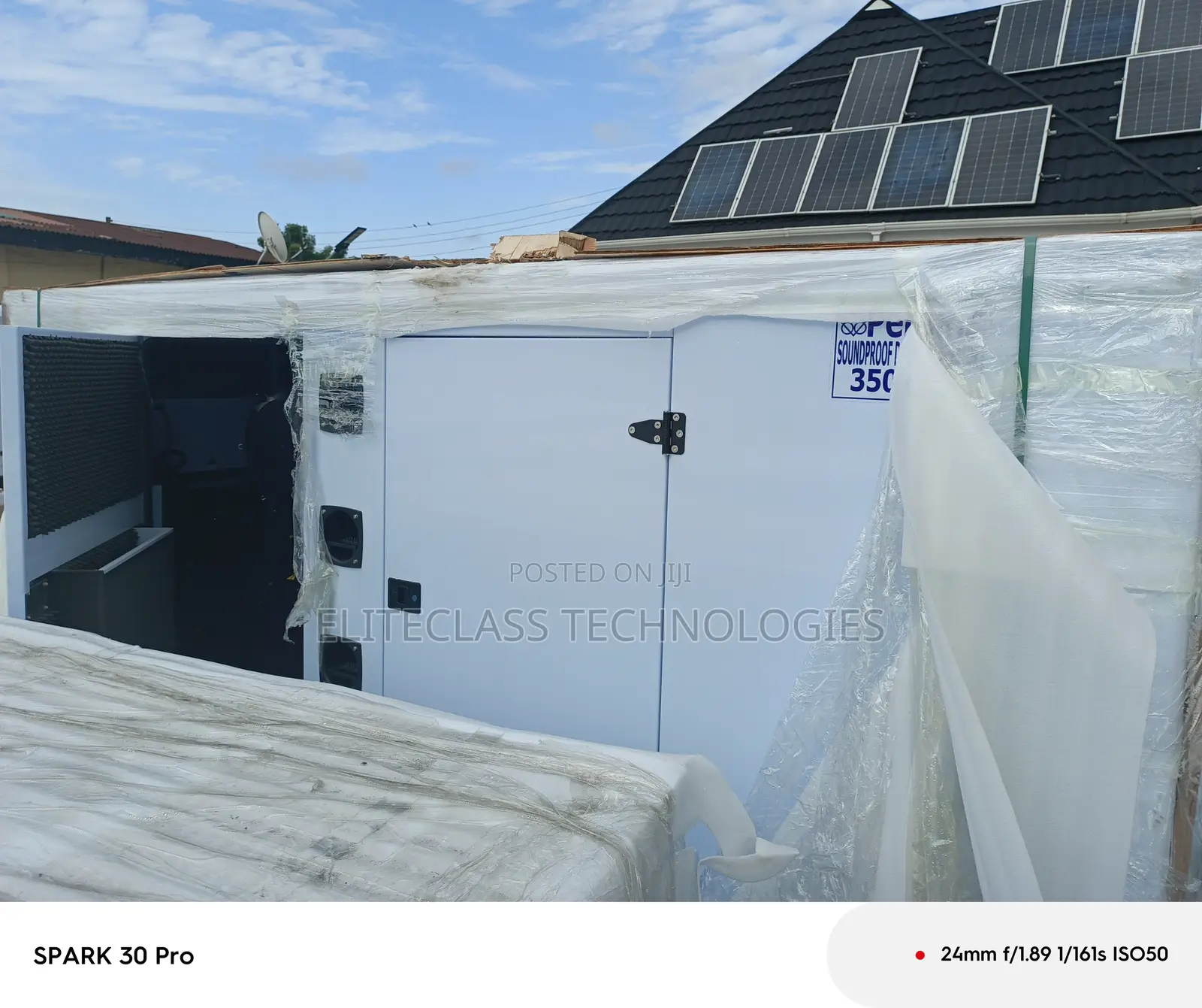 Integrated Diesel Perkins 350kva Soundproof Generator