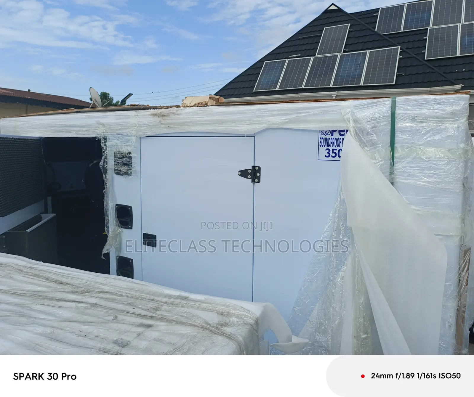 Integrated Diesel Perkins 350kva Soundproof Generator