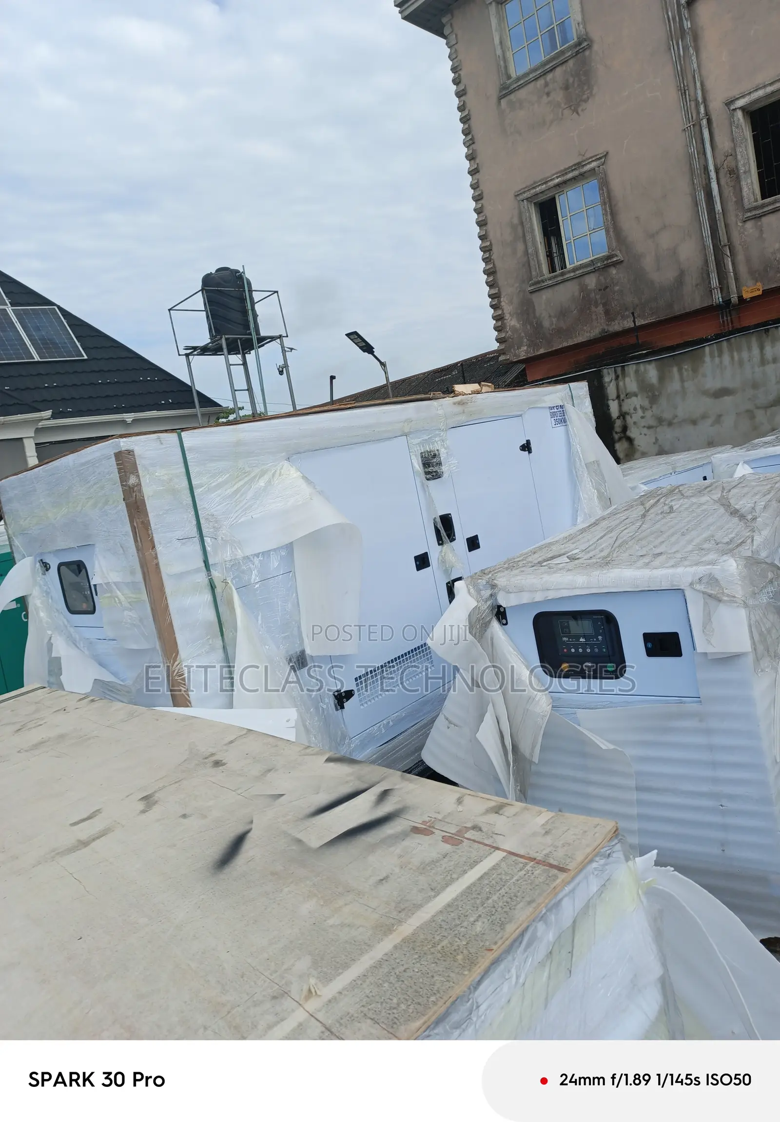 Digital Metal Perkins 350kva Soundproof Generator