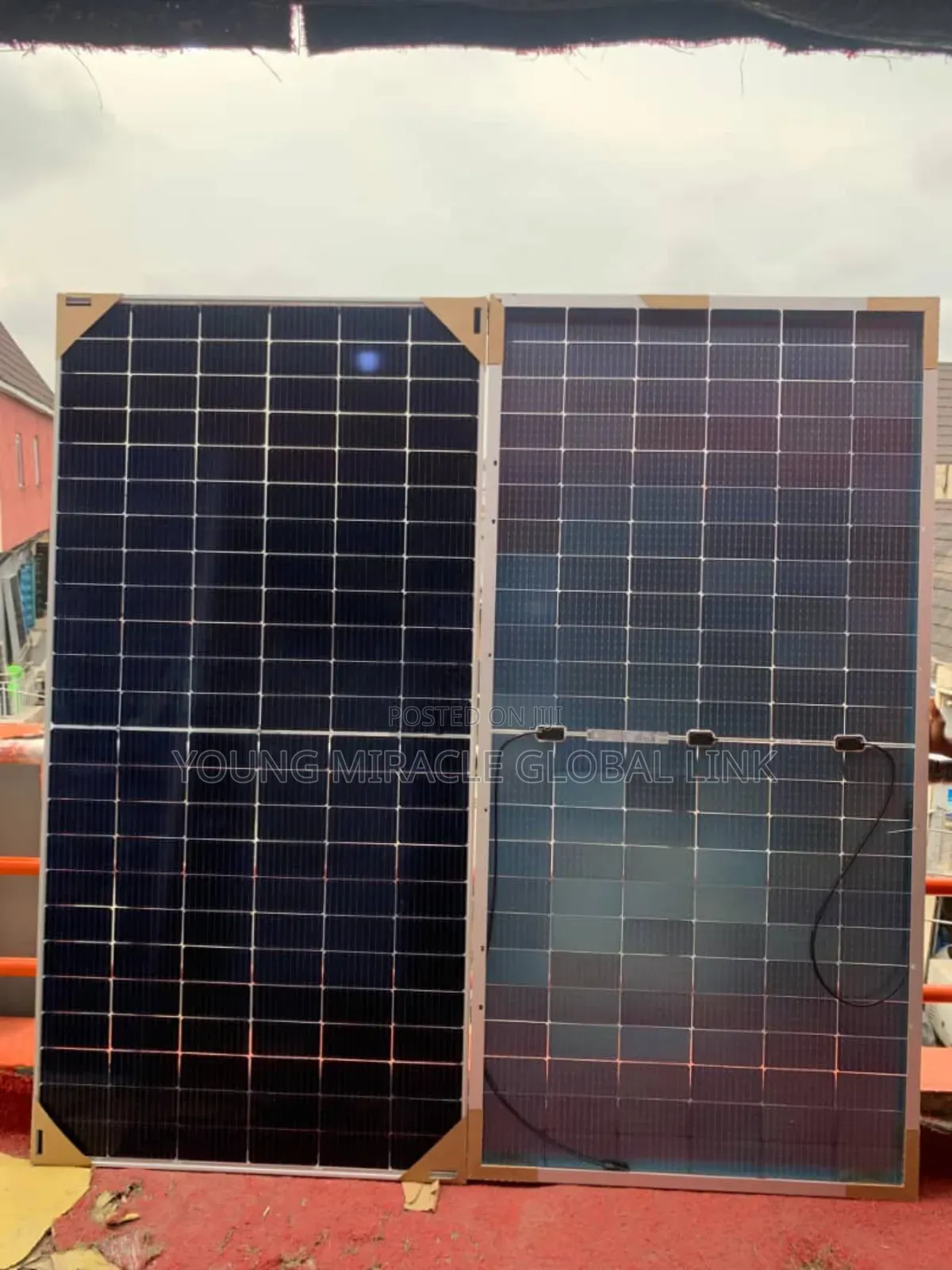 Brand New 550watts 144cells Byfacial Jinko Mono Solar Panel