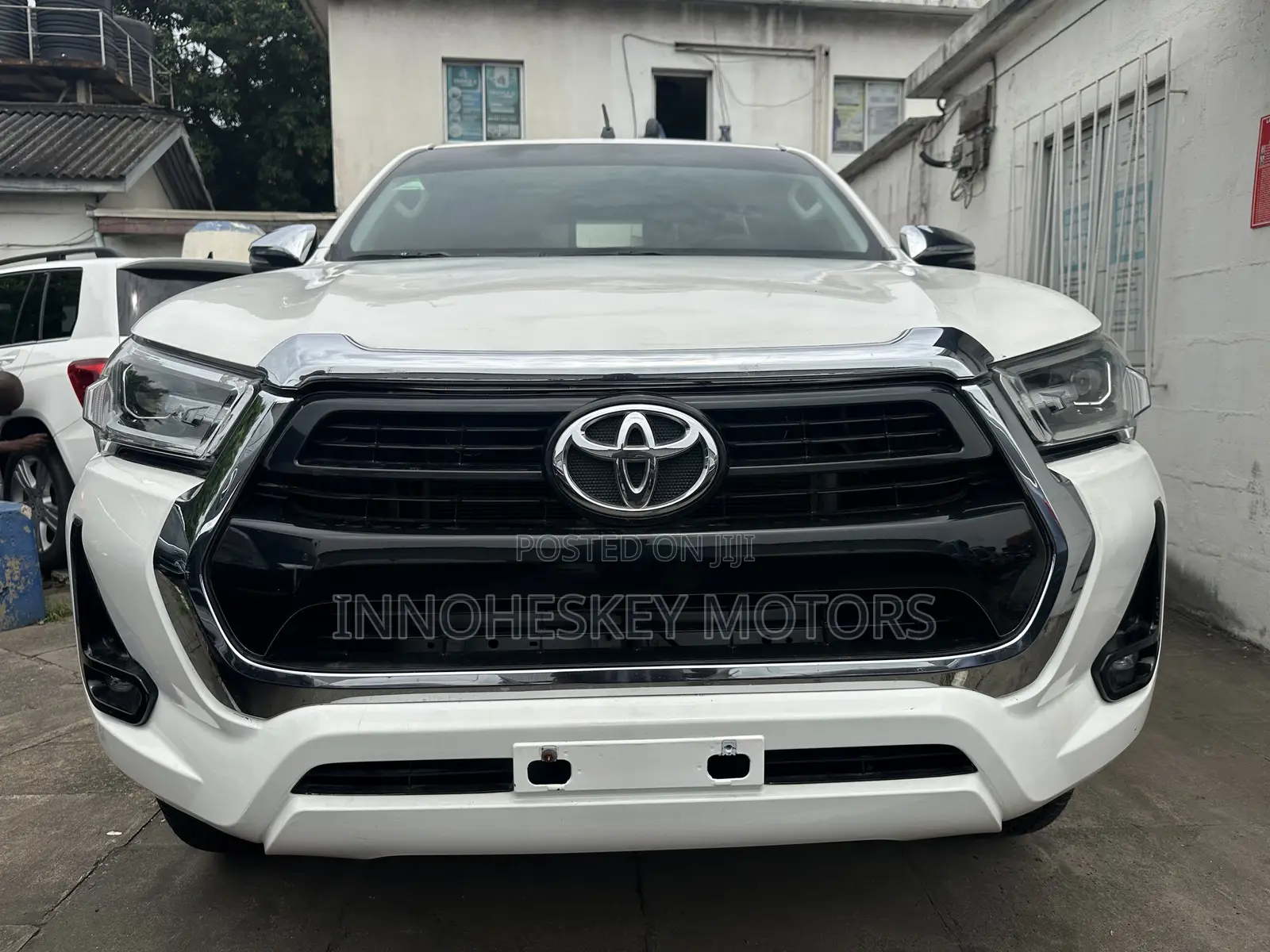 Toyota Hilux 2024 White