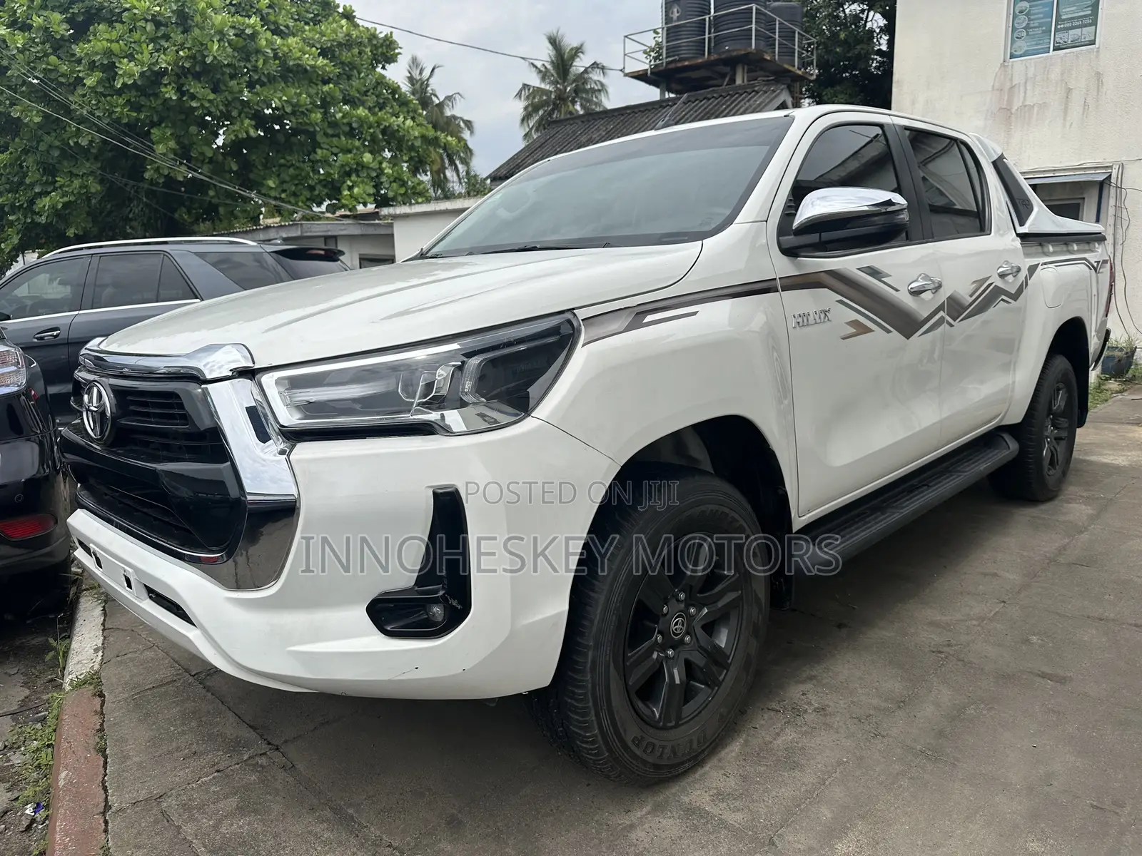 Toyota Hilux 2024 White