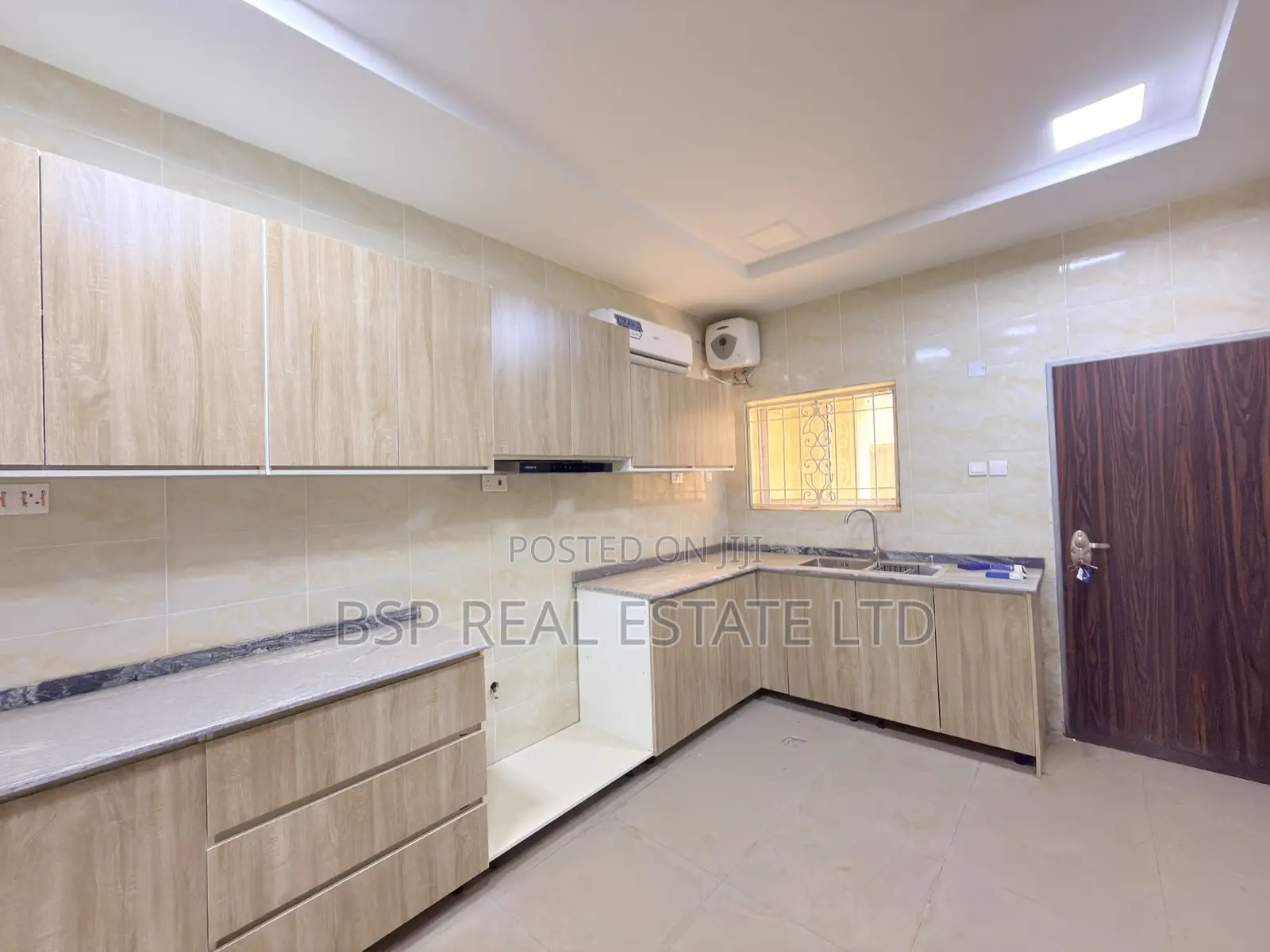 4bdrm Townhouse / Terrace in Life Camp for rent