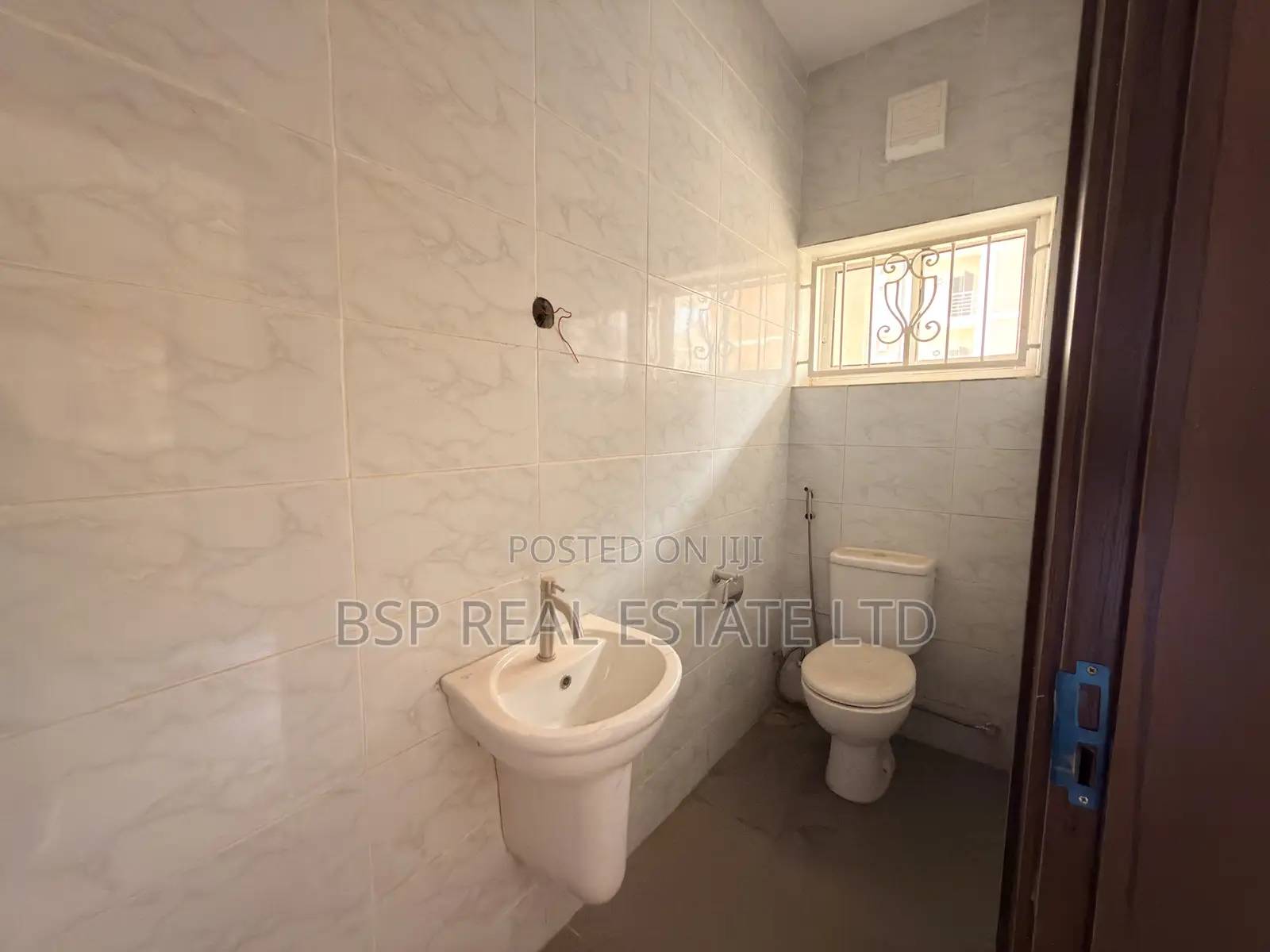 4bdrm Townhouse / Terrace in Life Camp for rent