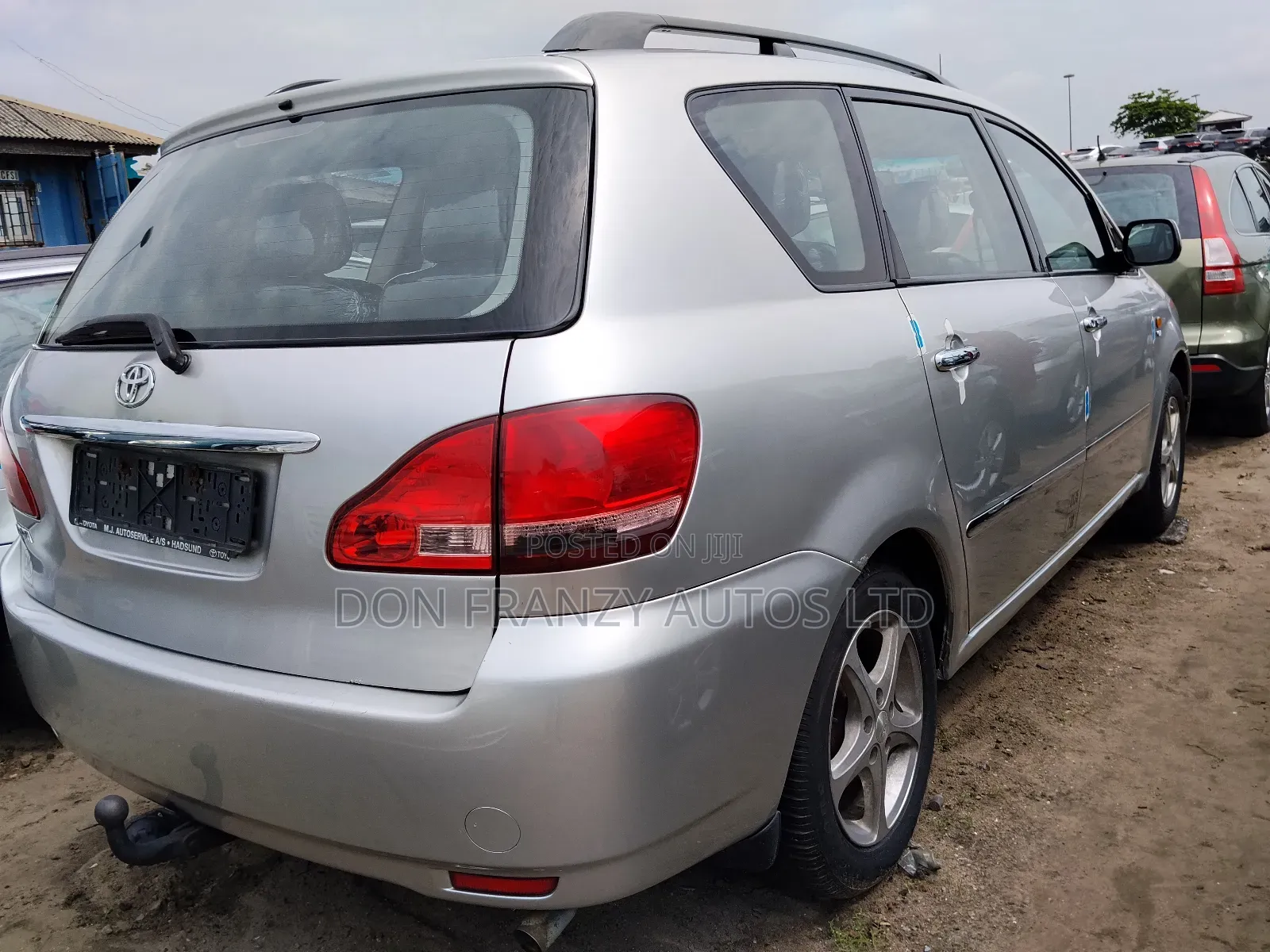 Toyota Avensis Verso 2.0 Petrol 2007 Silver
