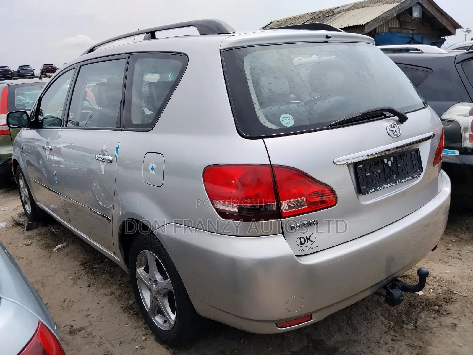 Toyota Avensis Verso 2.0 Petrol 2007 Silver