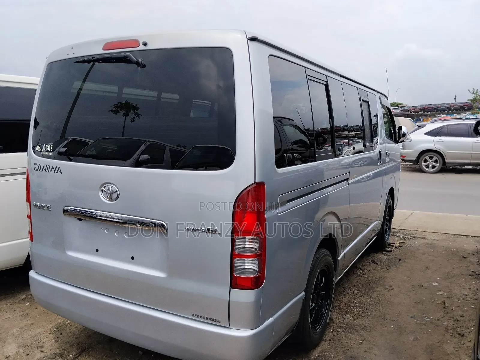 Toyota HiAce 2010 Silver