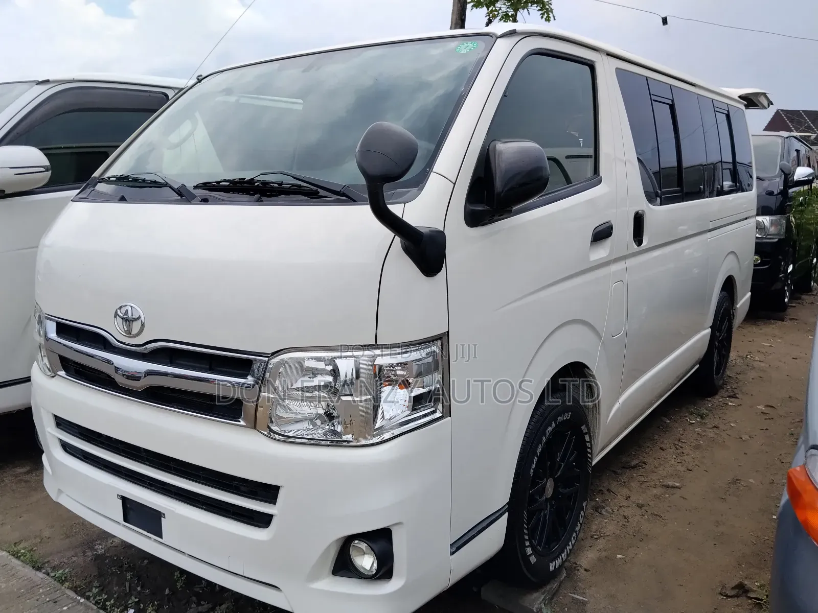 Toyota HiAce 2013 White