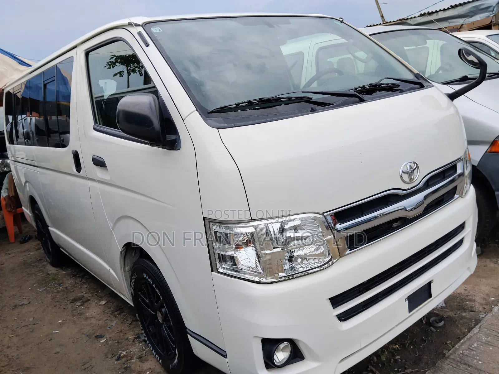Toyota HiAce 2013 White