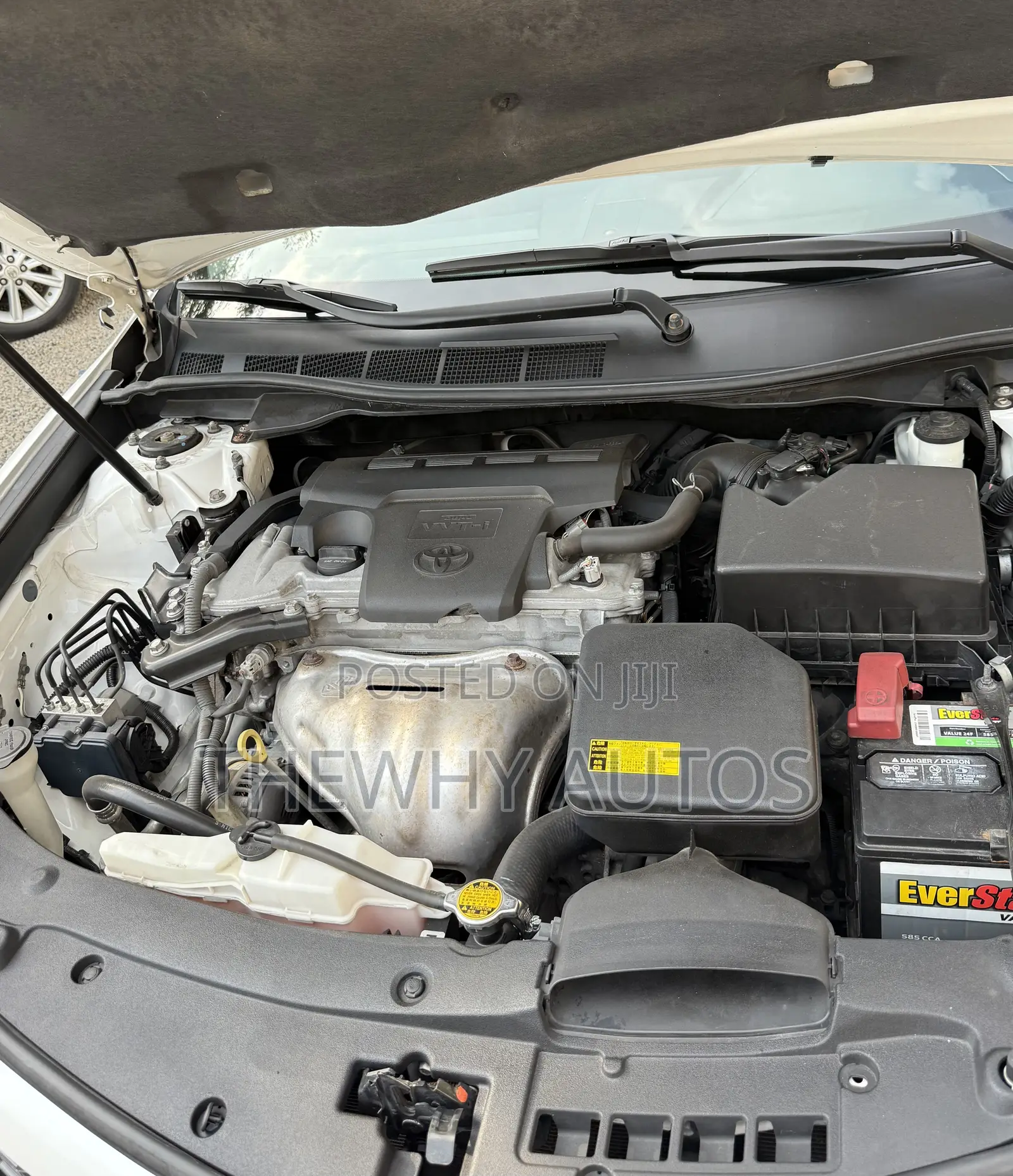 Toyota Camry SE 4dr Sedan (2.5L 4cyl 6A) 2013 White