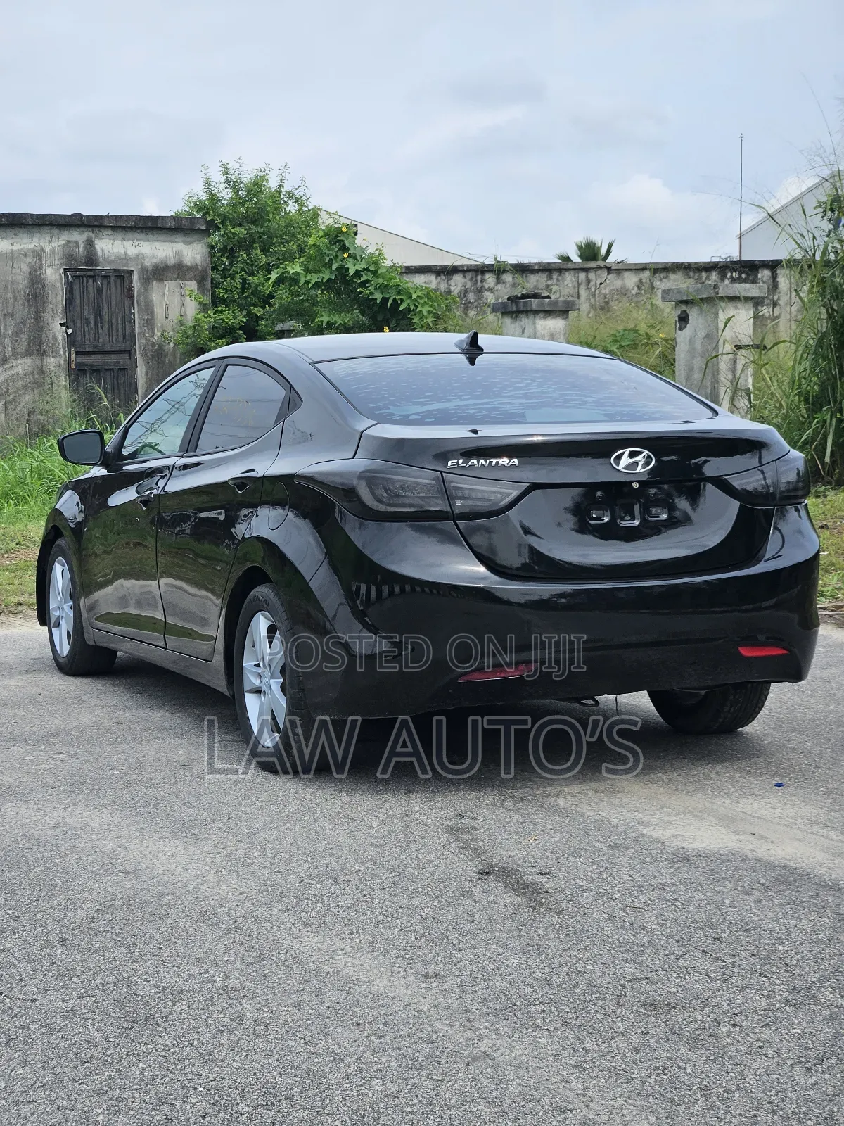 Hyundai Elantra Limited Sedan FWD (1.8L 4cyl 6A) 2013 Black