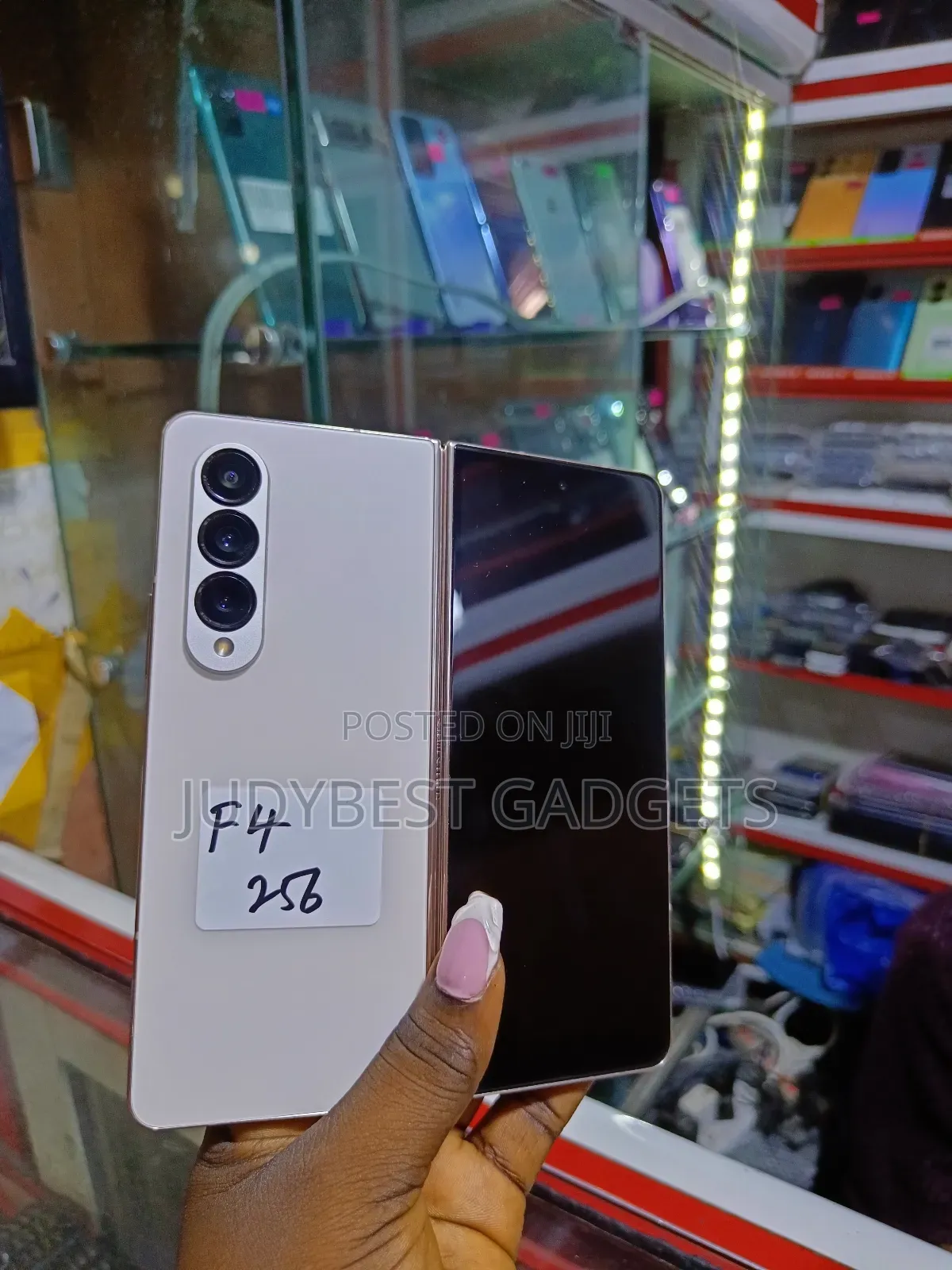 Samsung Galaxy Z Fold4 256 GB Gold