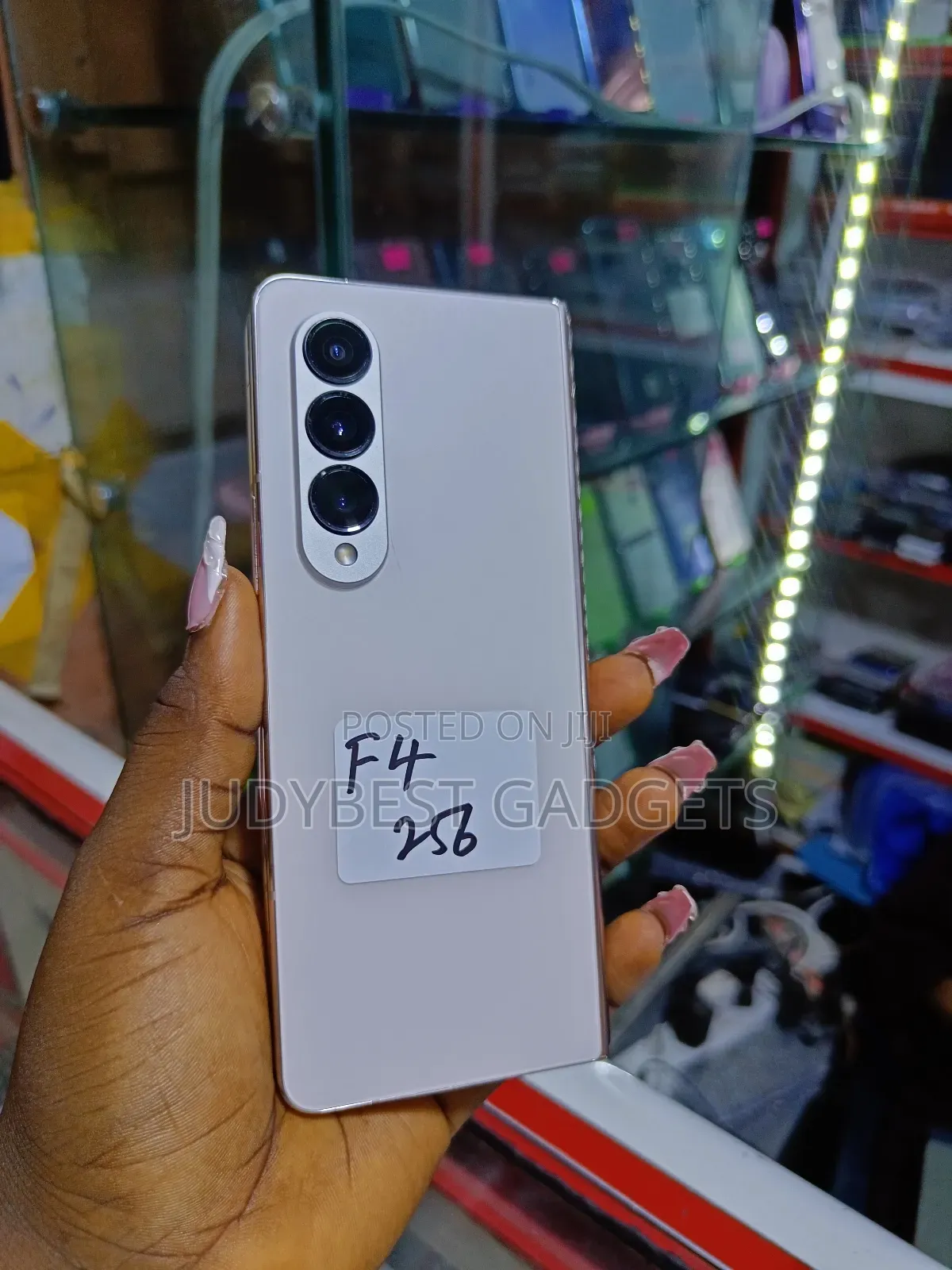 Samsung Galaxy Z Fold4 256 GB Gold