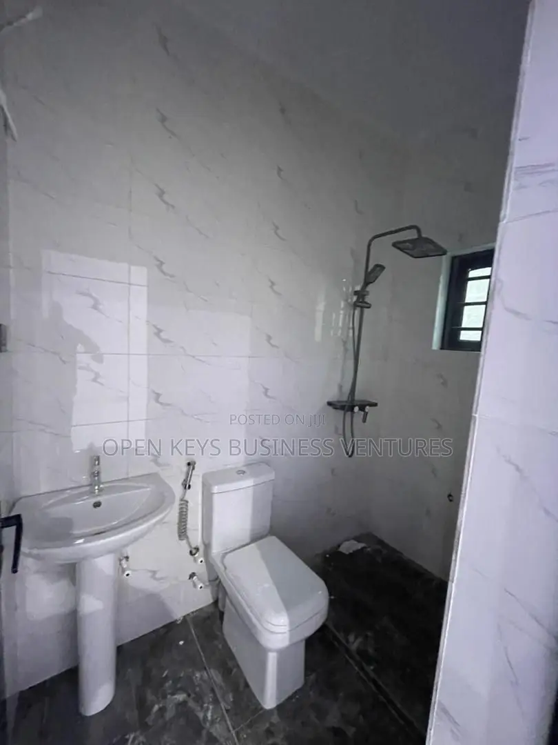 Furnished 3bdrm Bungalow in Alao Akala Estate, Akobo for sale